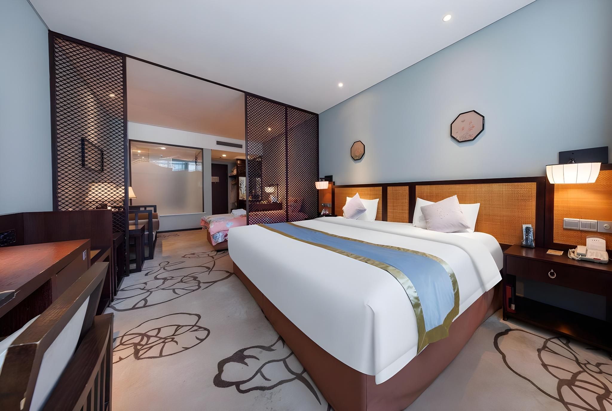 Family Friendly Smart Room (Tv)