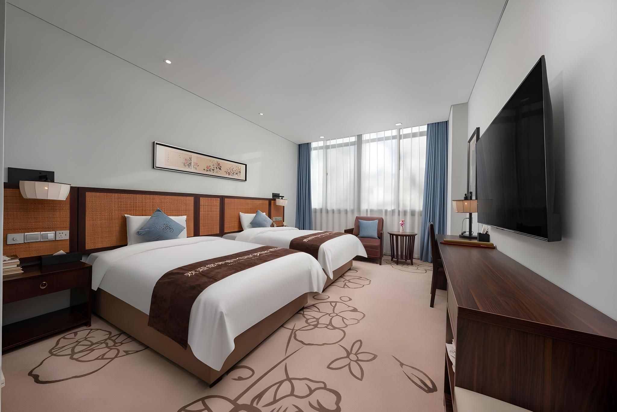 Elegant Twin Room