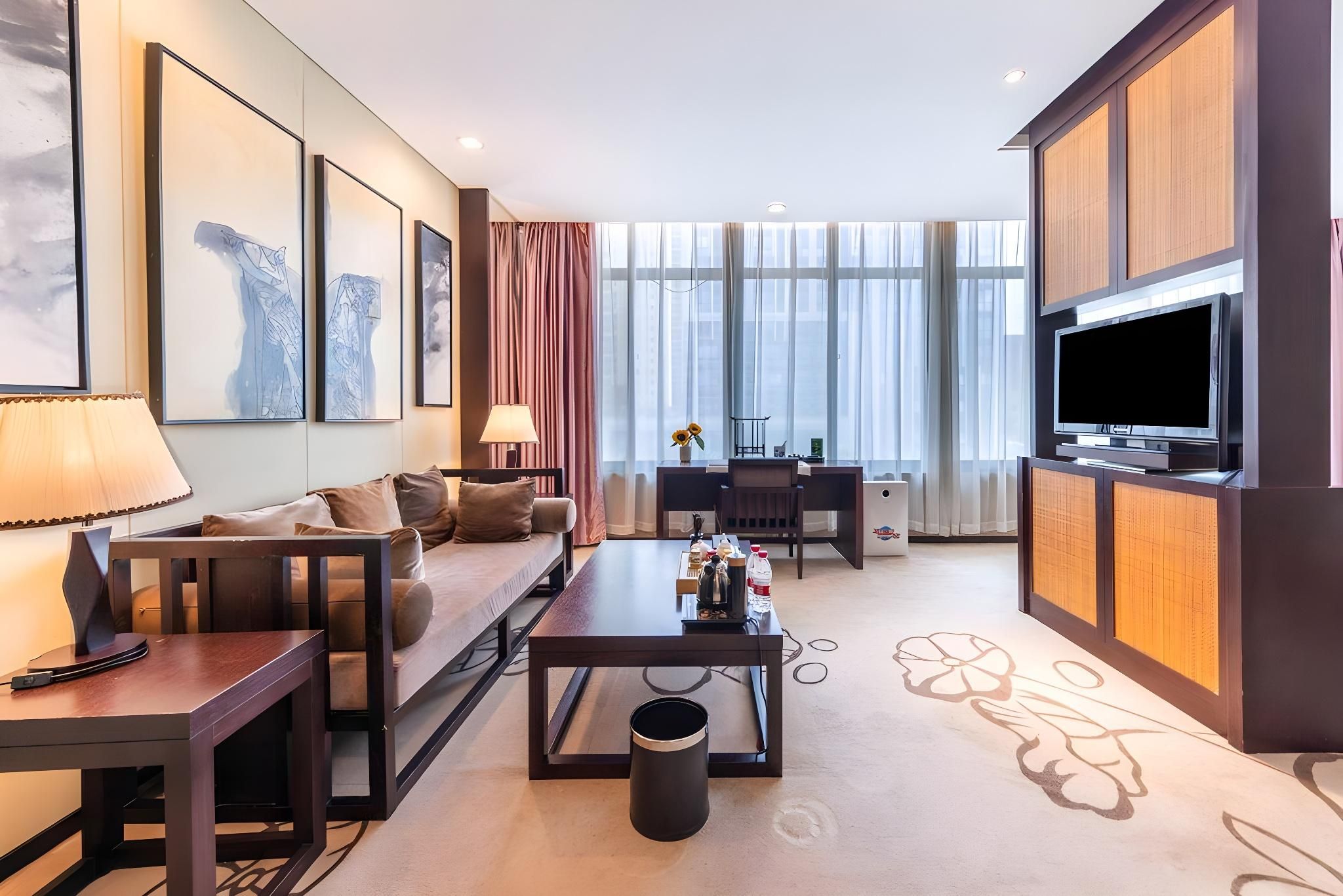 Elegant Suite