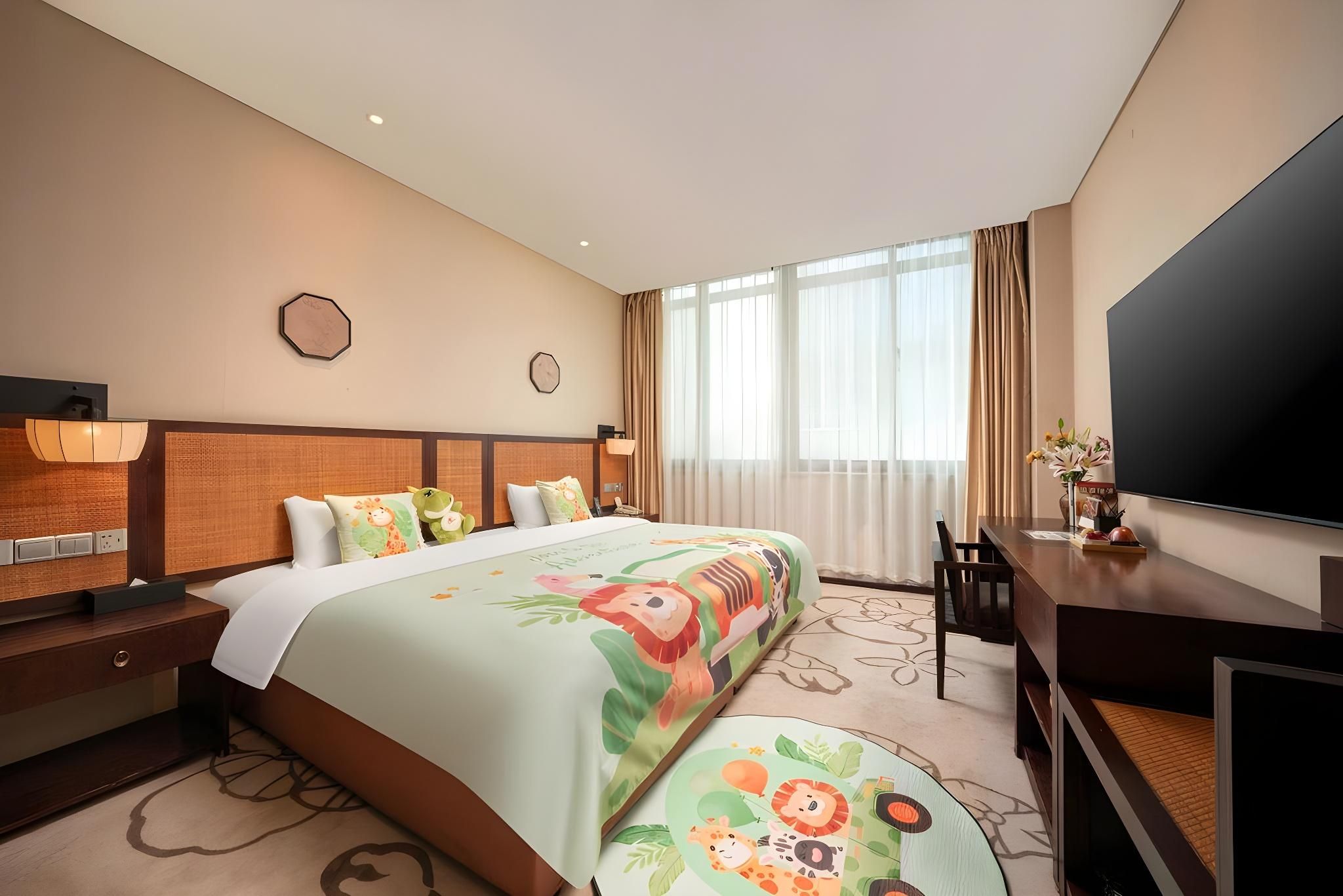 Forest Travel Family Theme Double Bed Room