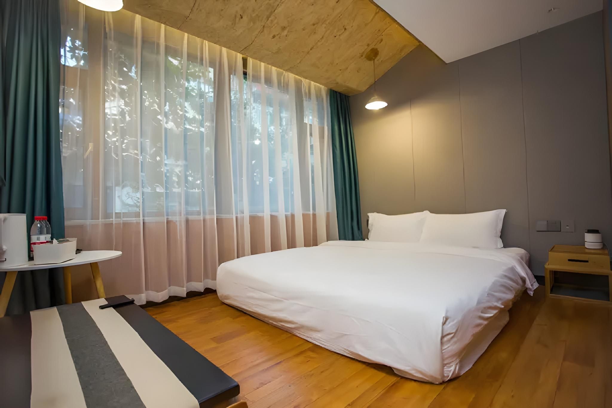 Double Queen Room