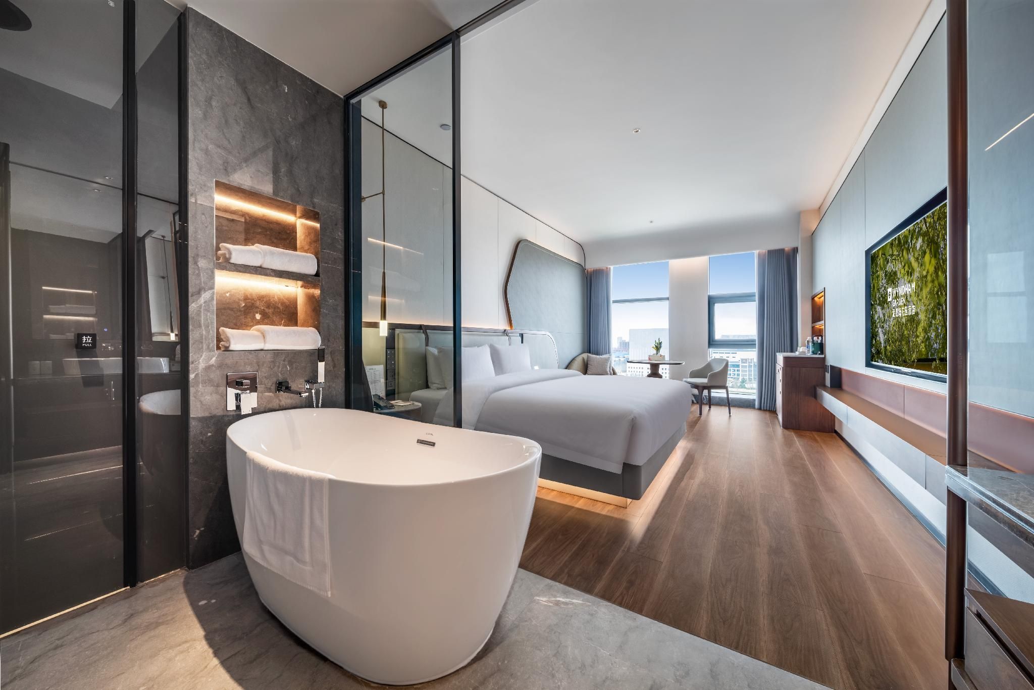 1 King Bed, Executive Room, Non-Smoking
