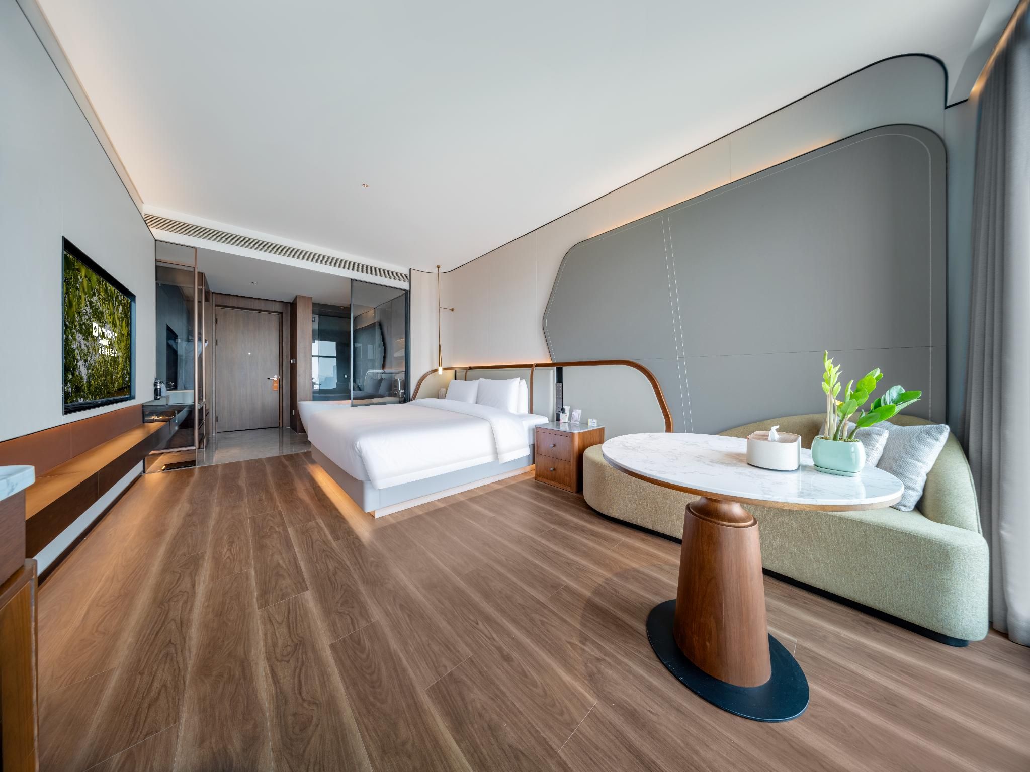 1 King Bed, Executive Room, Non-Smoking
