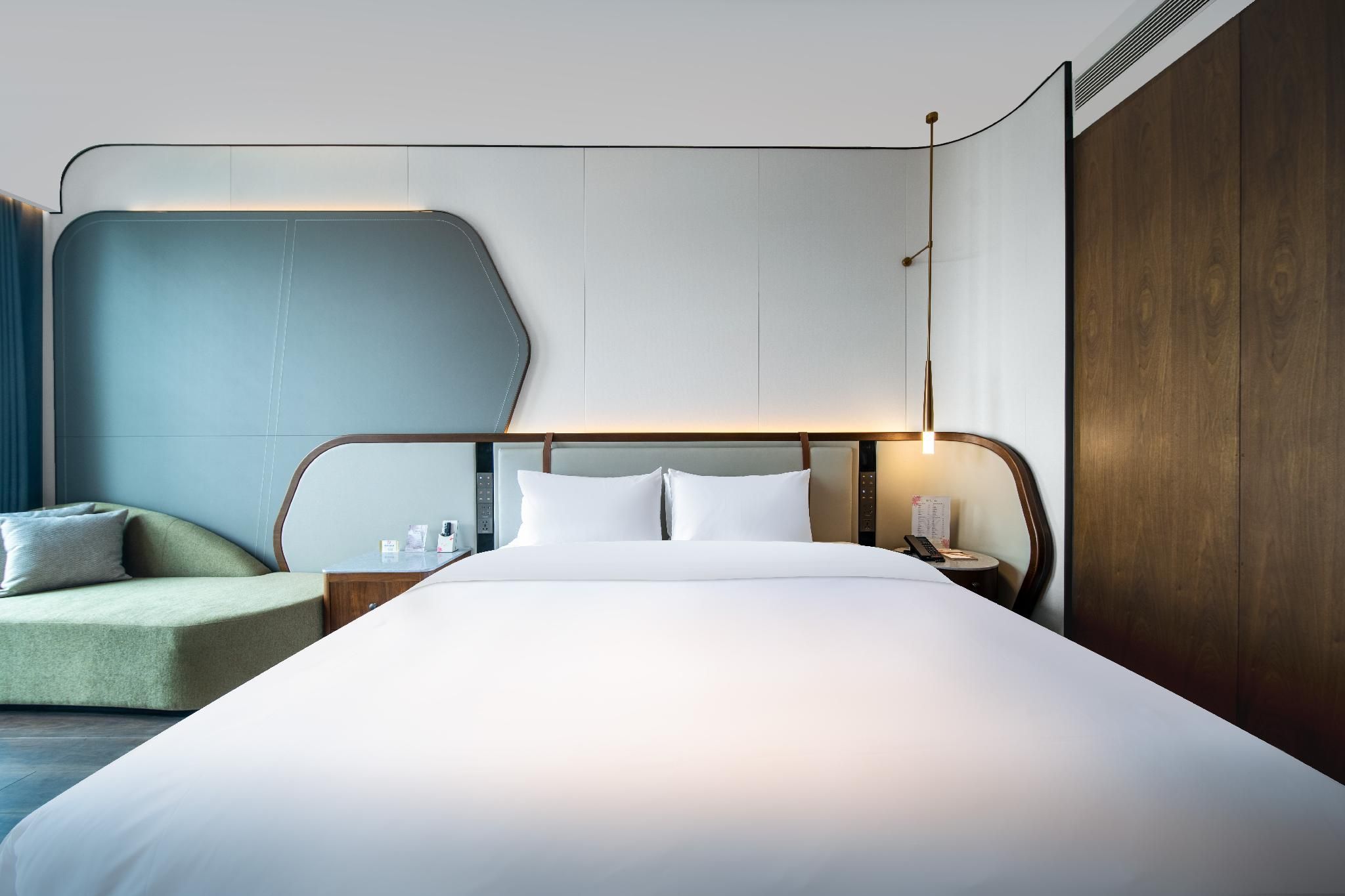 1 King Bed, Accessible Room, Non-Smoking