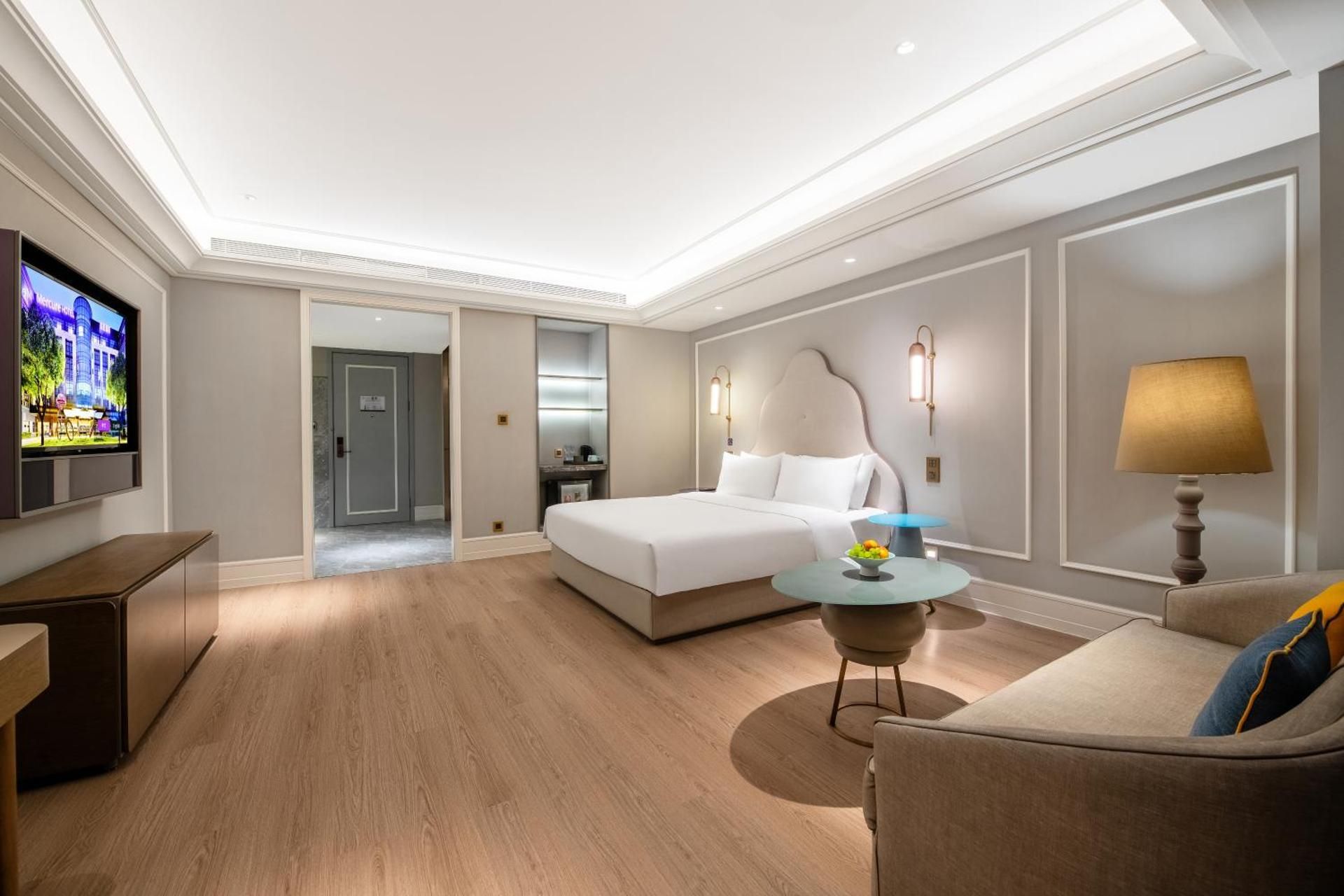Deluxe King Room