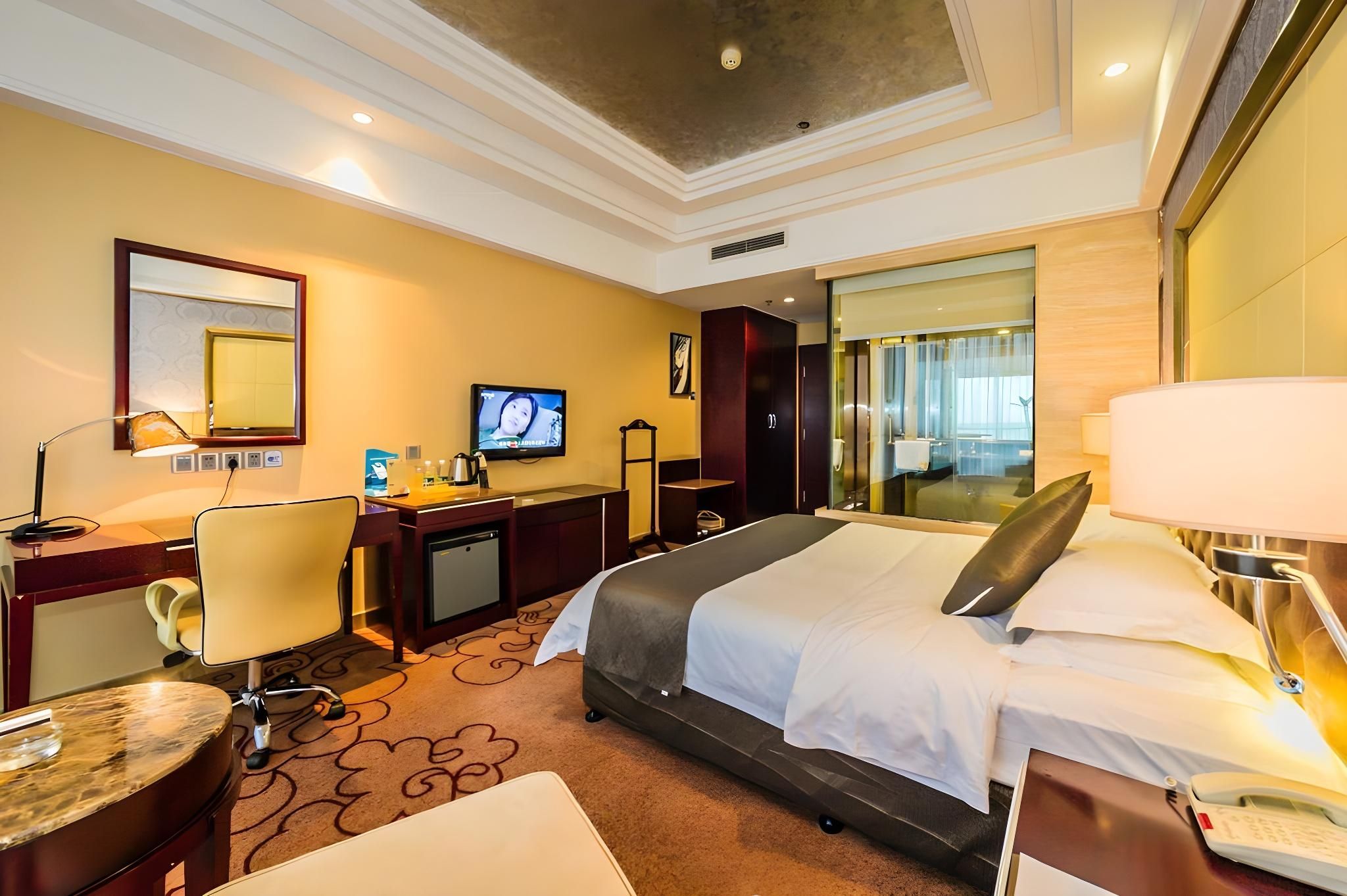 Business Queen Room