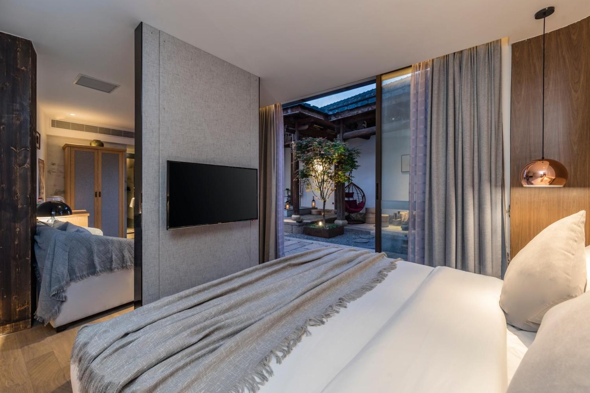 Junior Suite with Garden View