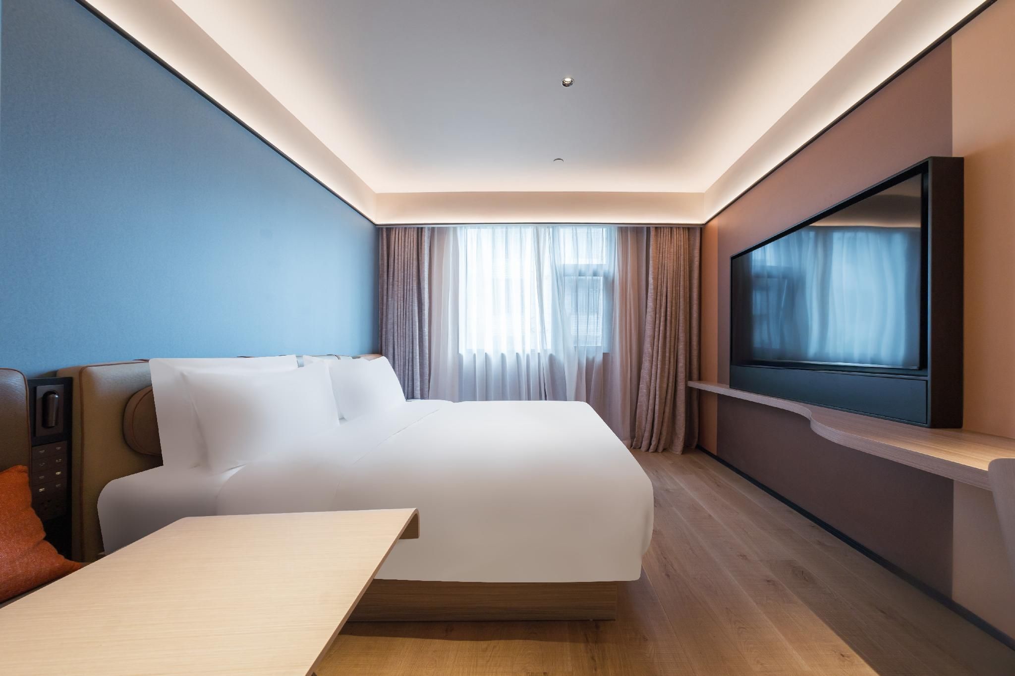 Business Queen Bed Room
