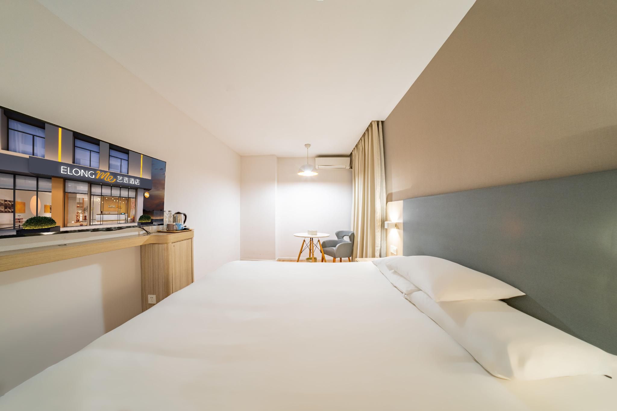 Queen Room with Shower booth