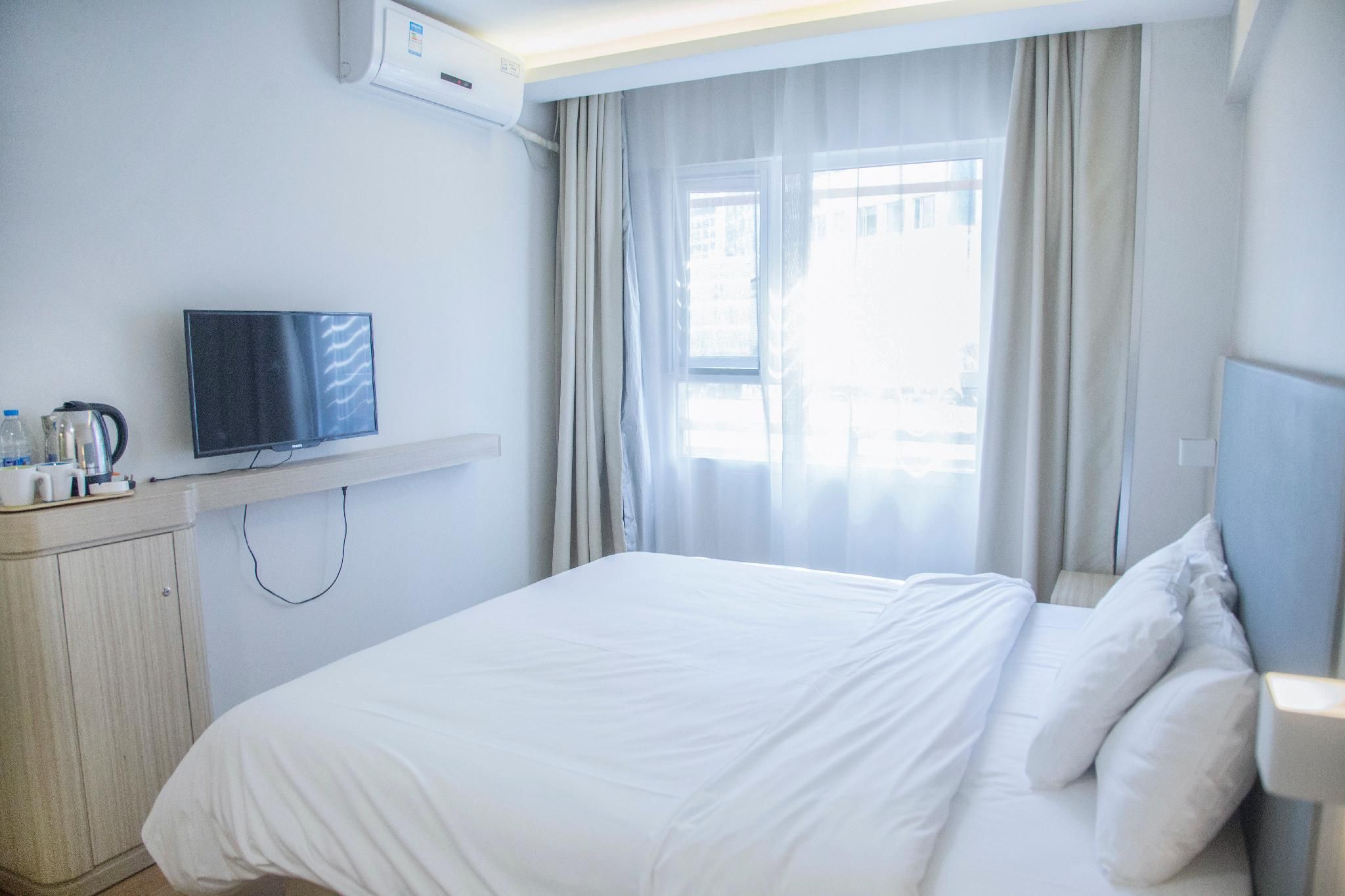 Huazhu - Room With Bed