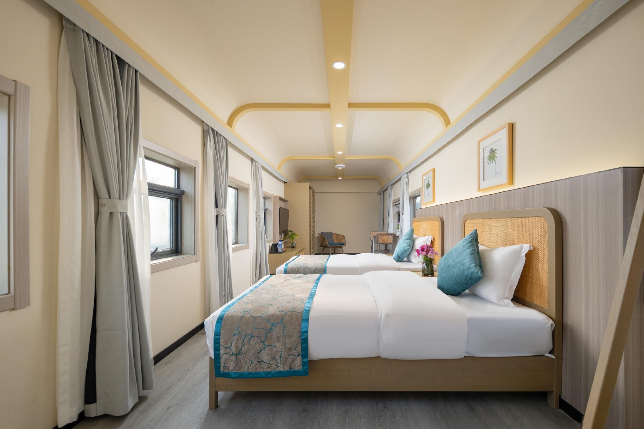 Guest Room - Twin Beds