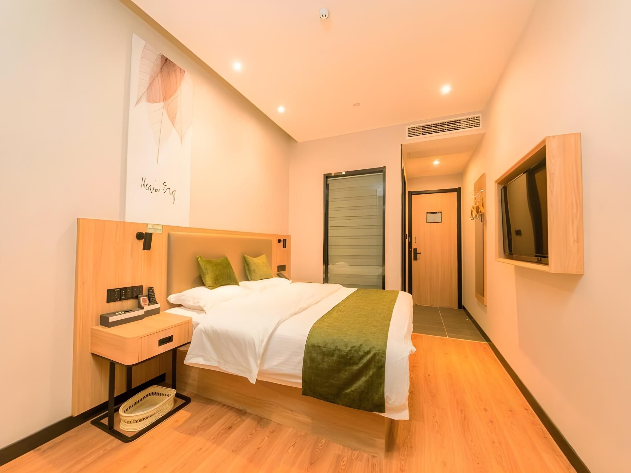 Business Queen Room