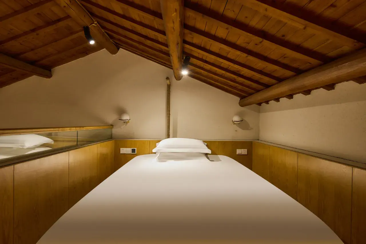 Loft Bed for 4 People Non-Smoking