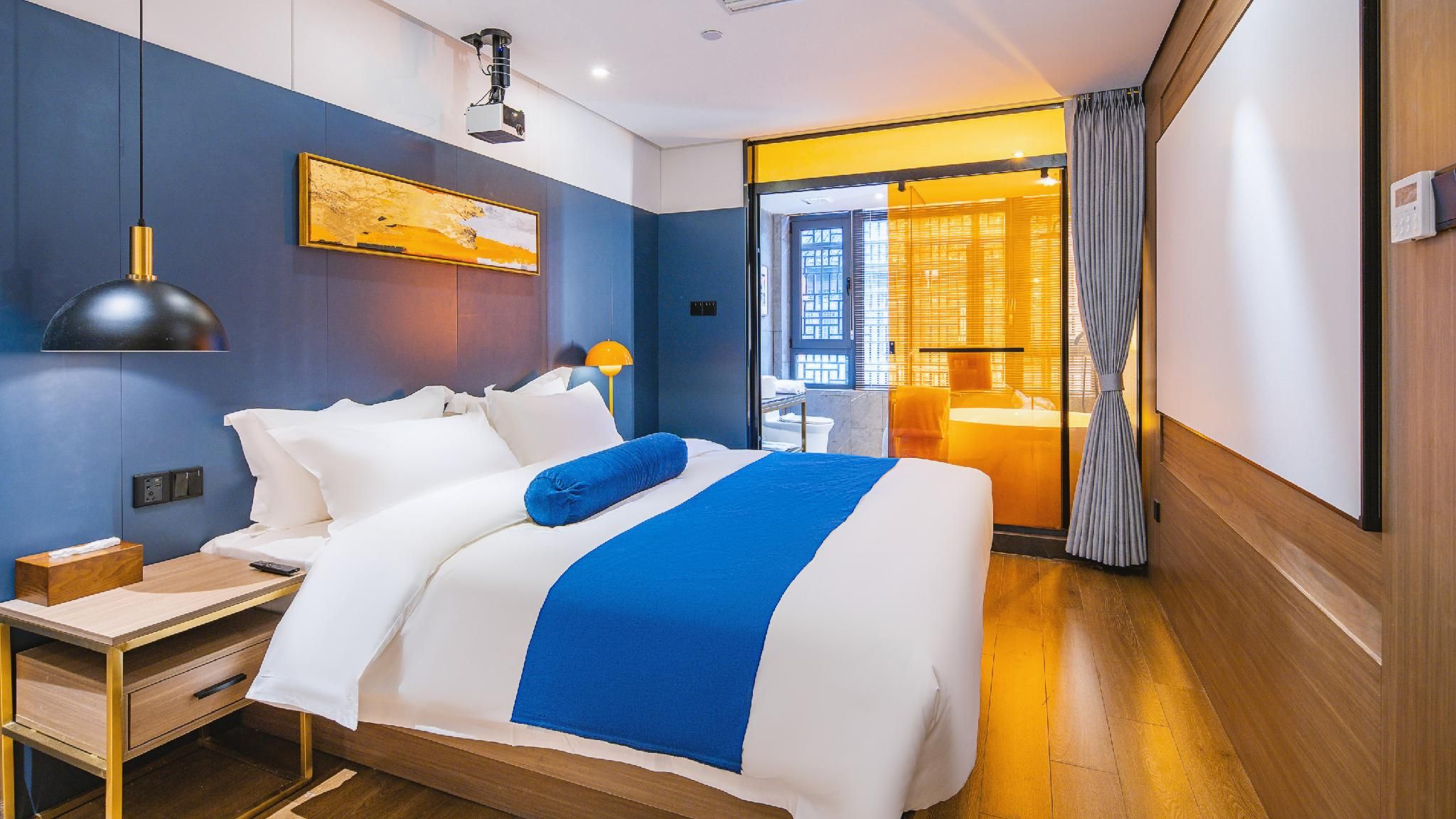 Huazhu - Room With Bed