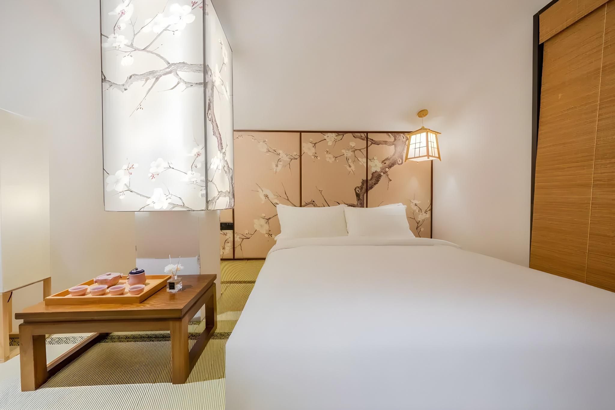 Tatami Queen Room
