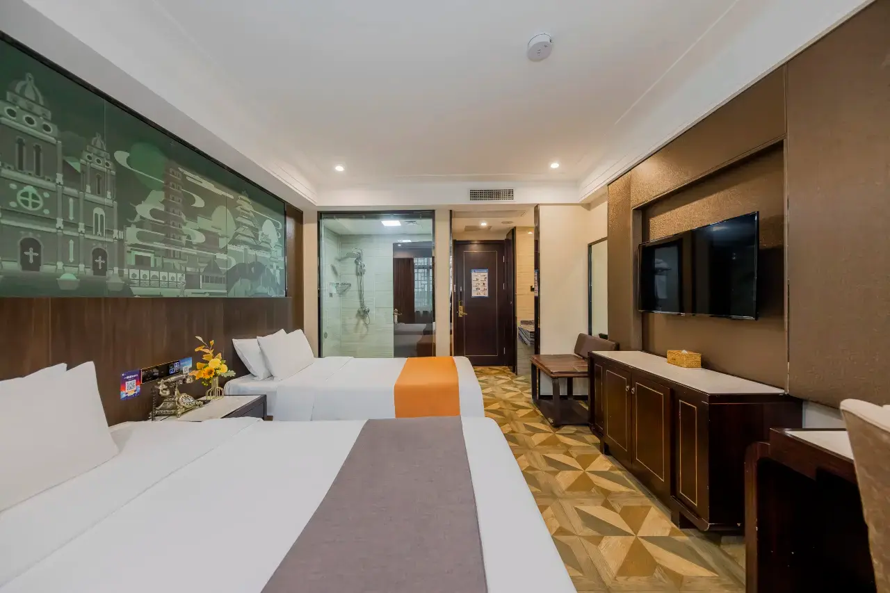 Wink Luxe Cityview