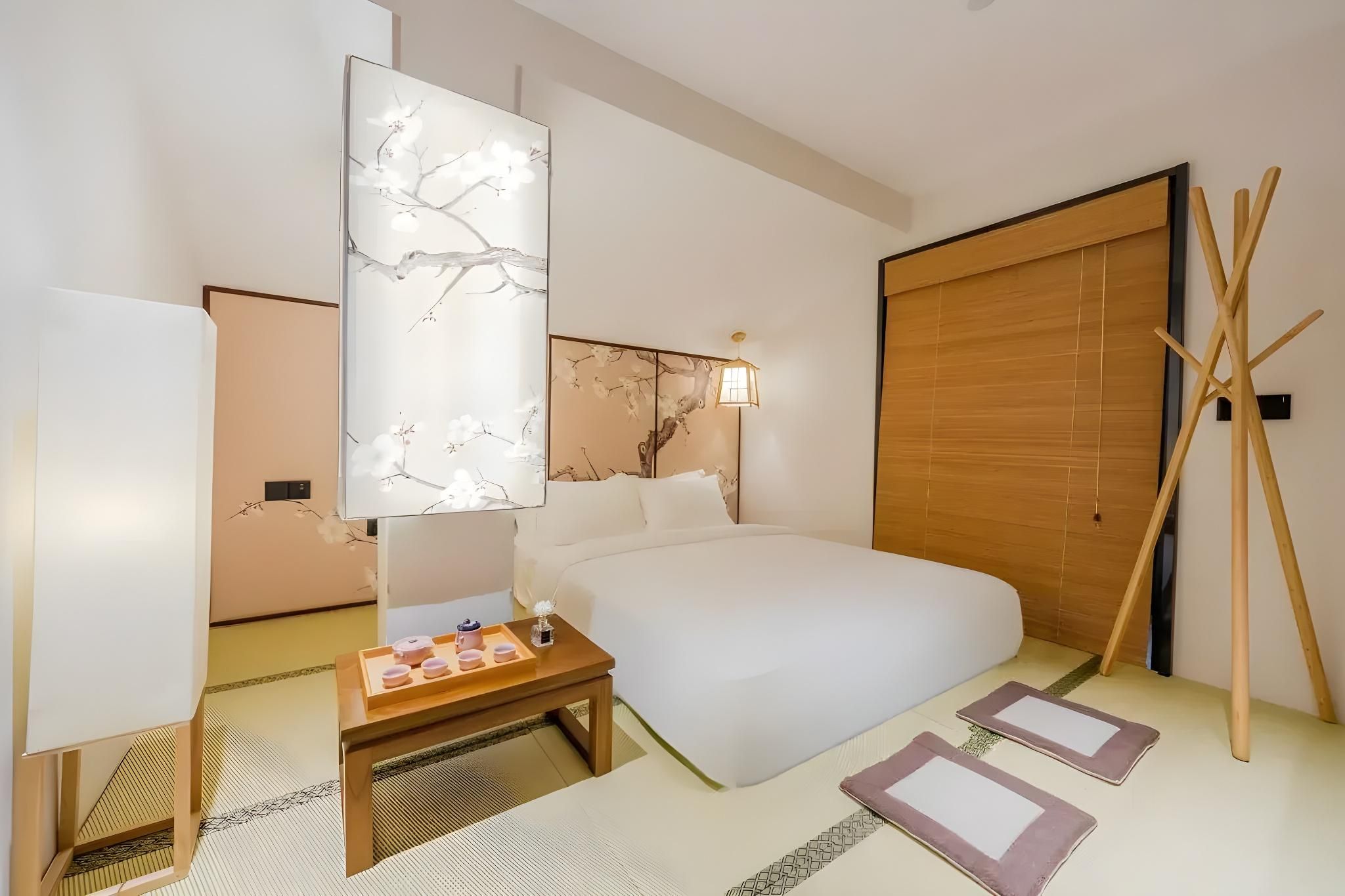 Tatami Queen Room