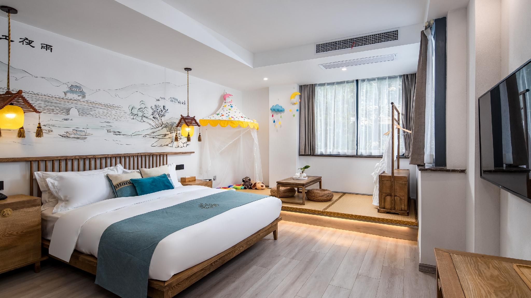 King Suite with Sofa Bed