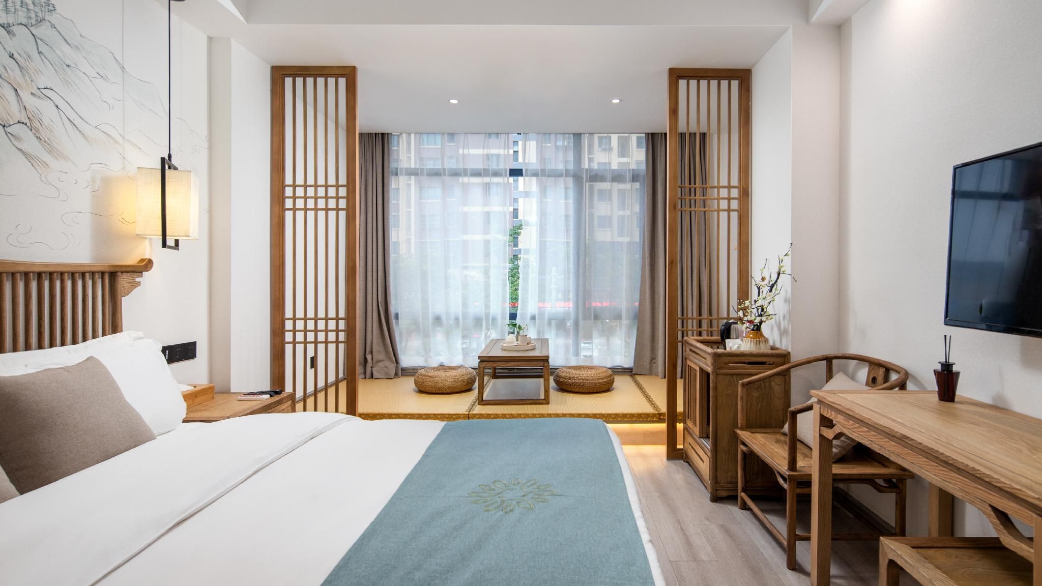 Double Queen Room
