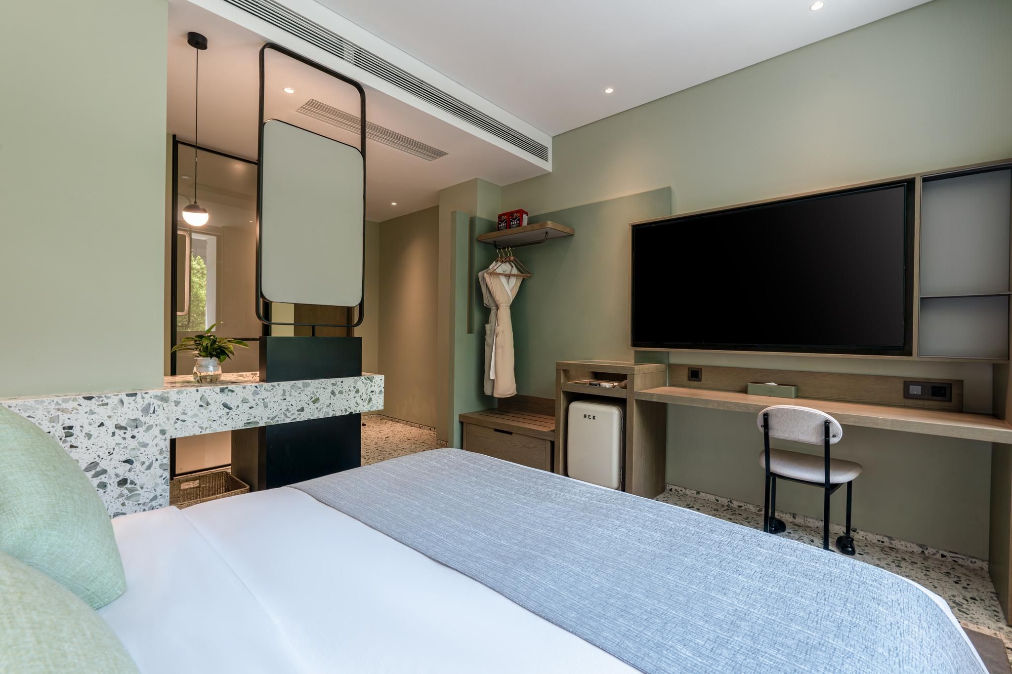 Deluxe King Room