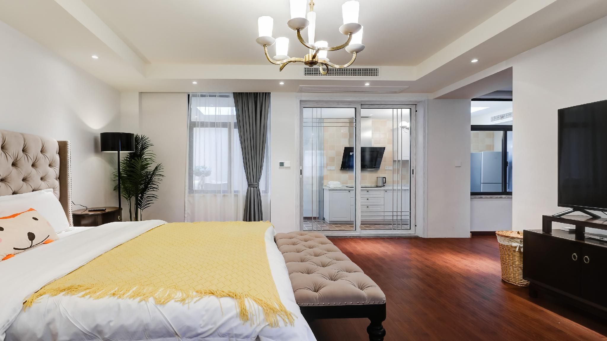 Queen Suite