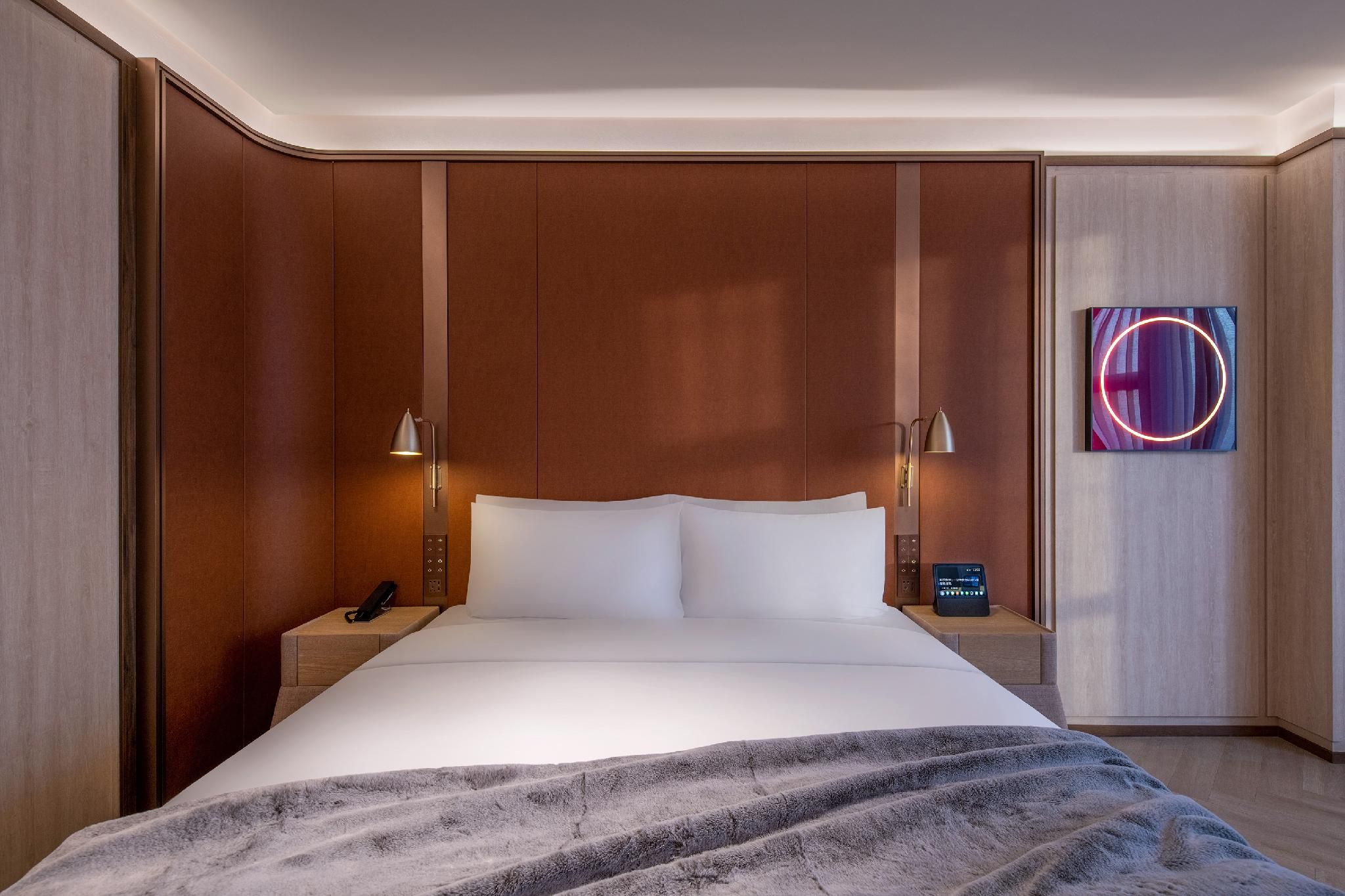 Huazhu - Deluxe Bed Room With View