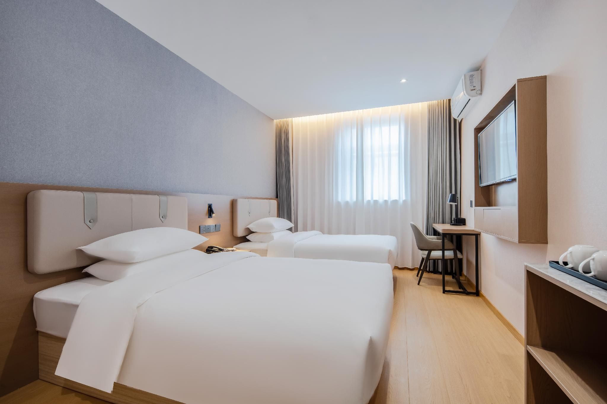 Guest Room - Twin Beds