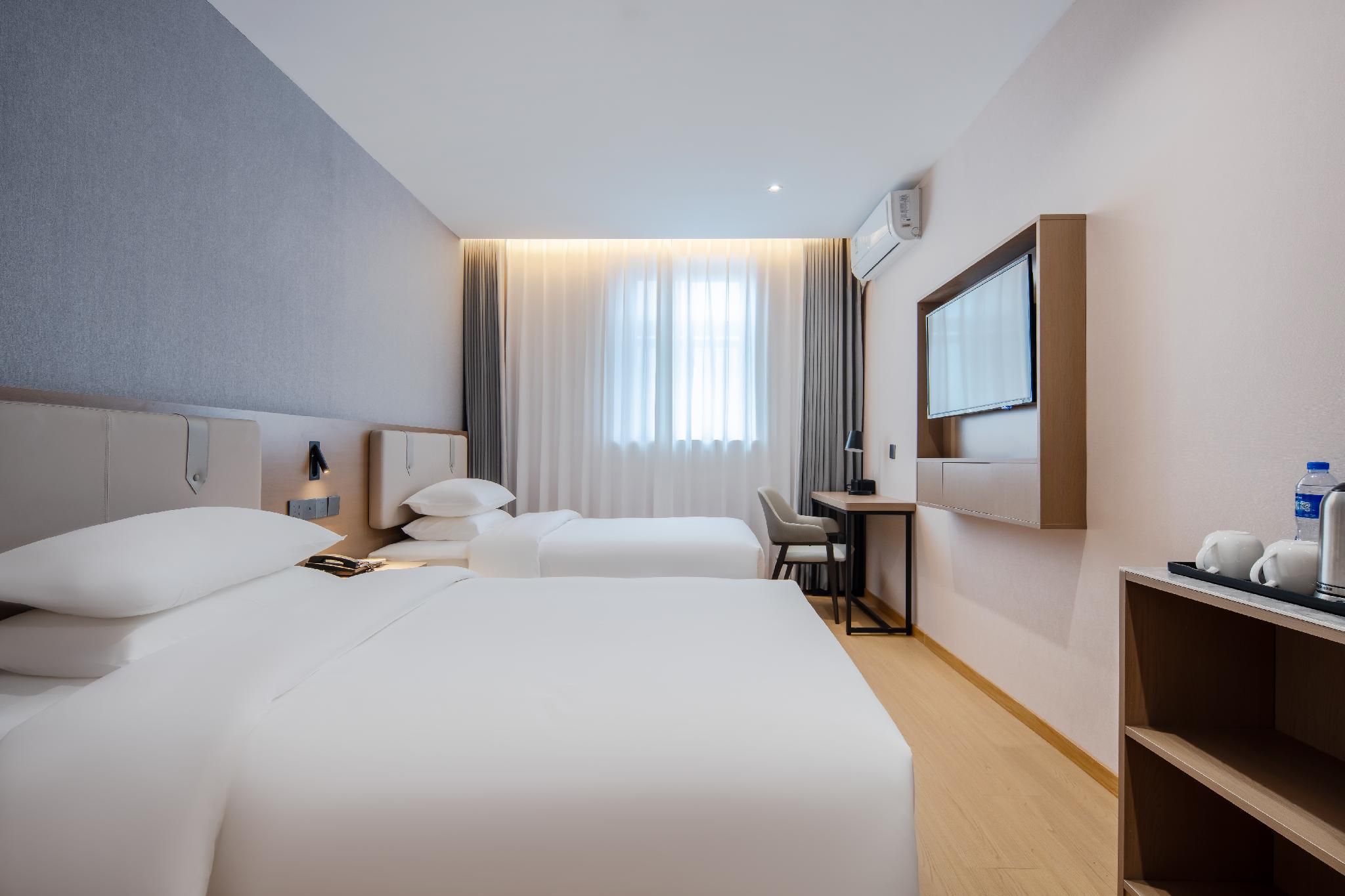 Guest Room - Twin Beds