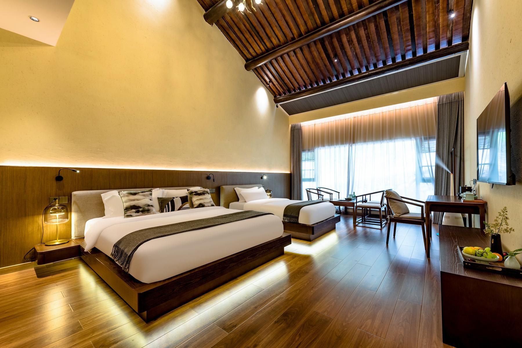 Family Room with Nature - Kid-Friendly