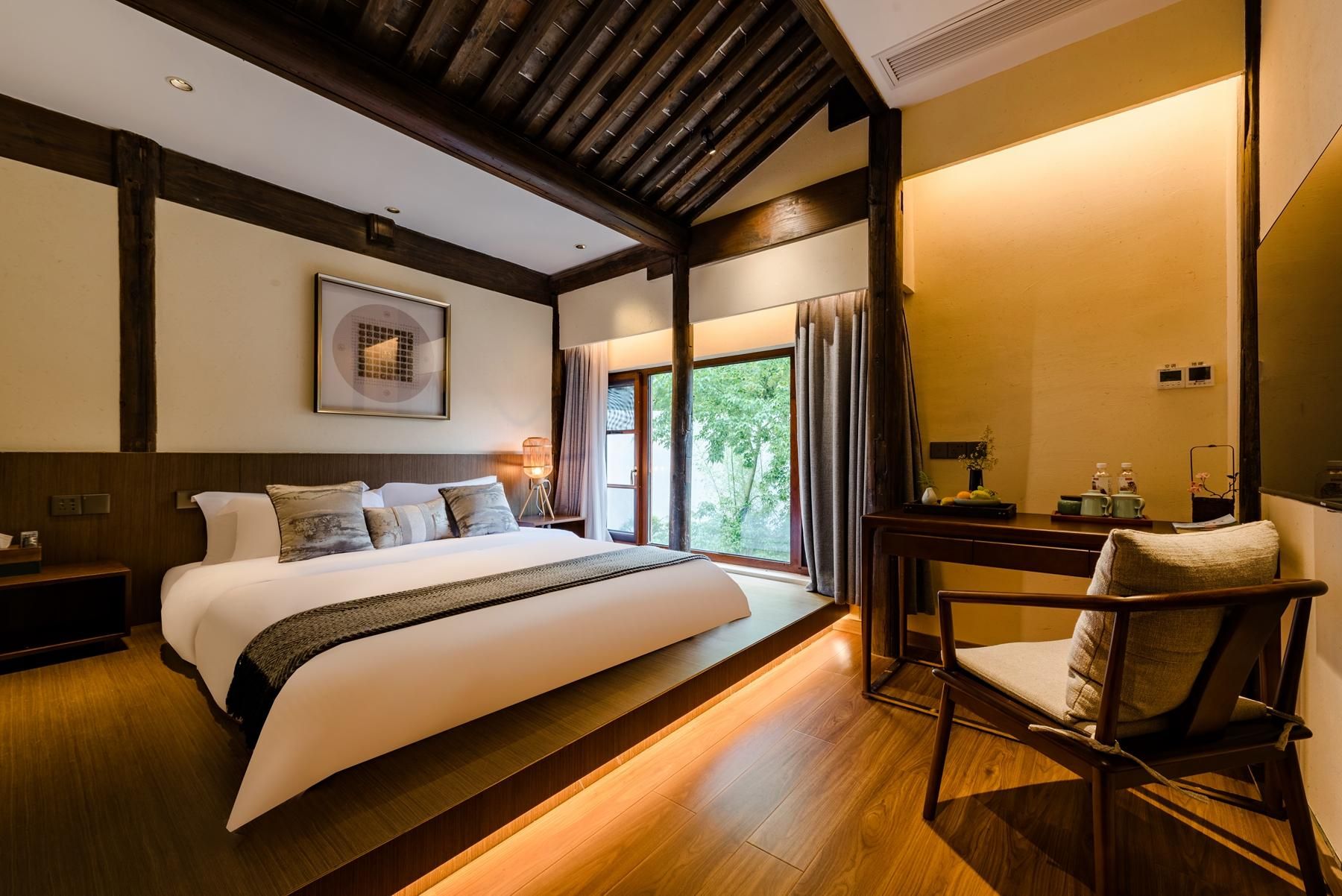 Tatami Queen Room