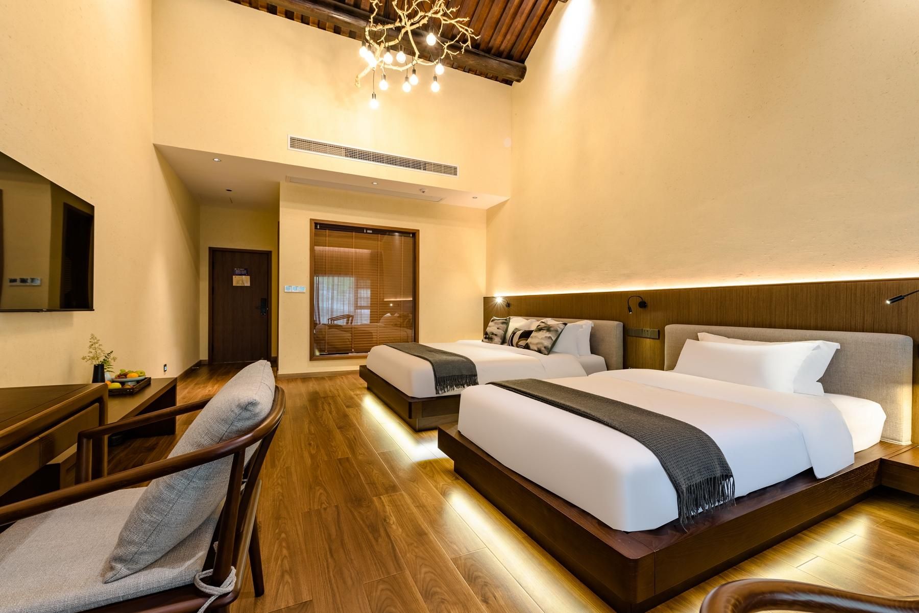 Family Room with Nature - Kid-Friendly