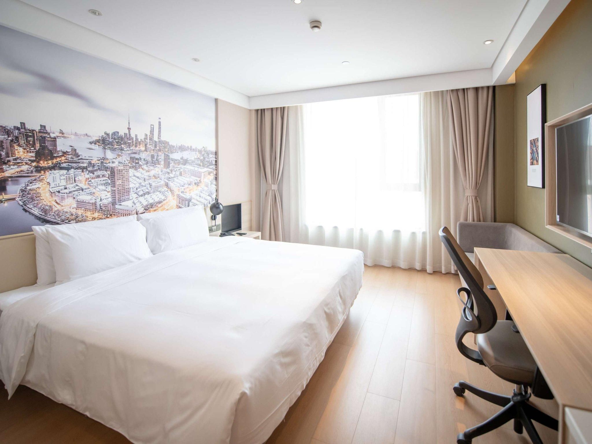Deluxe Room, One King-size Bed