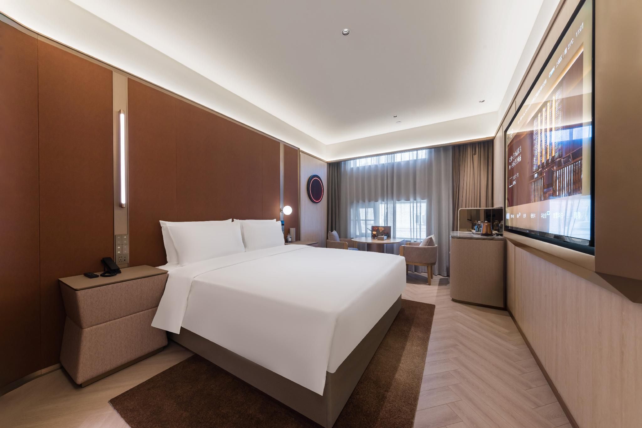 Hotel Queen Room