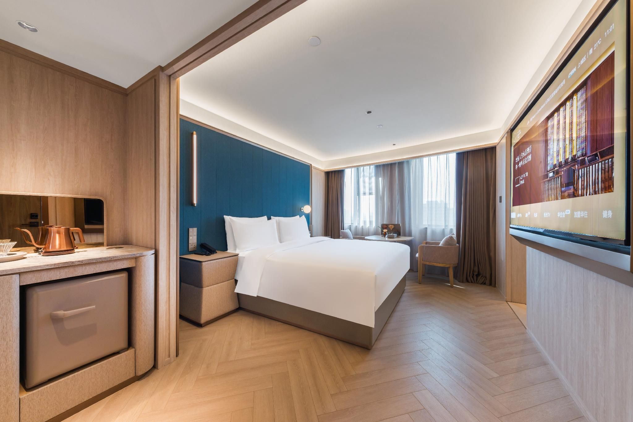 Business Queen Room