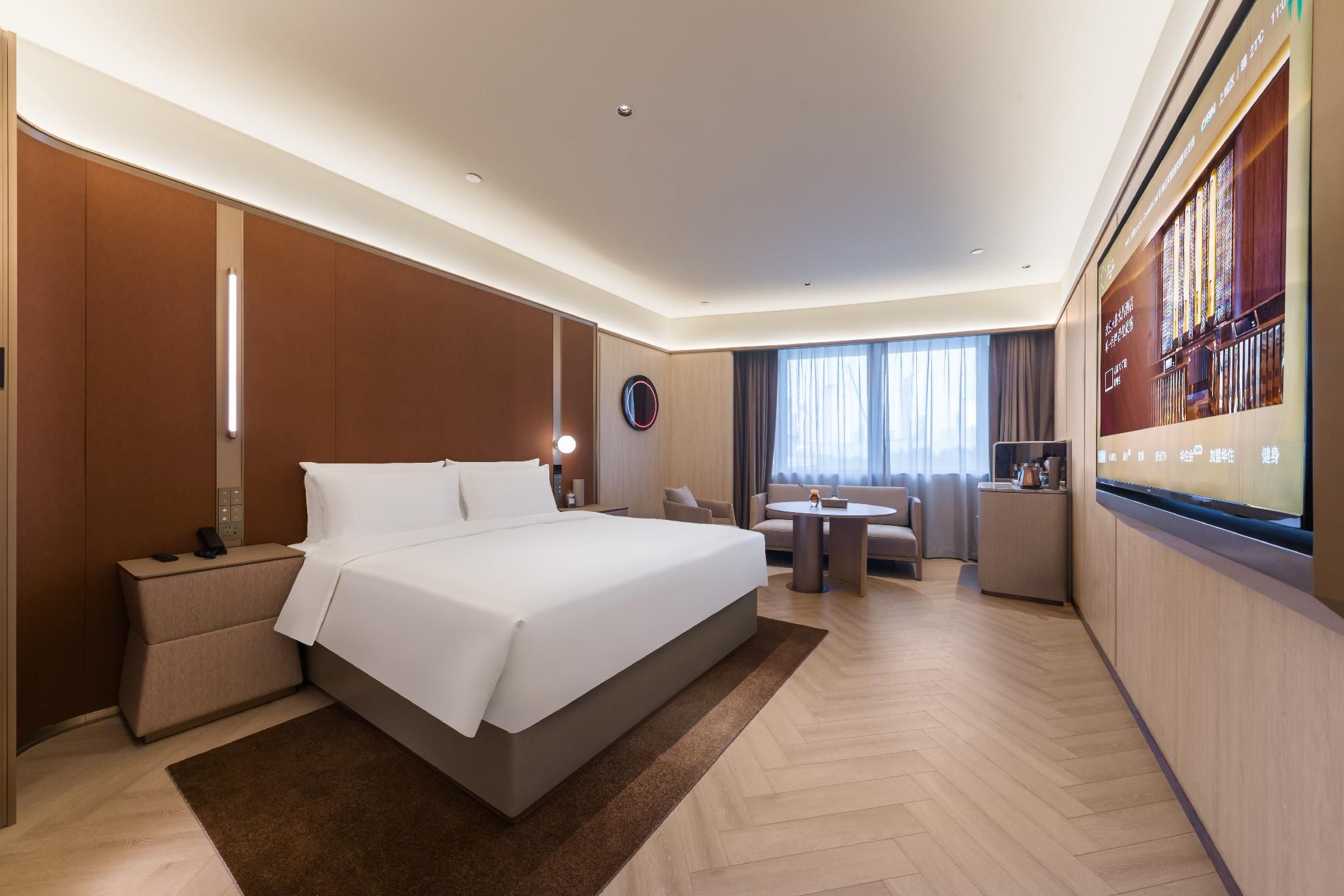 Business Queen Room