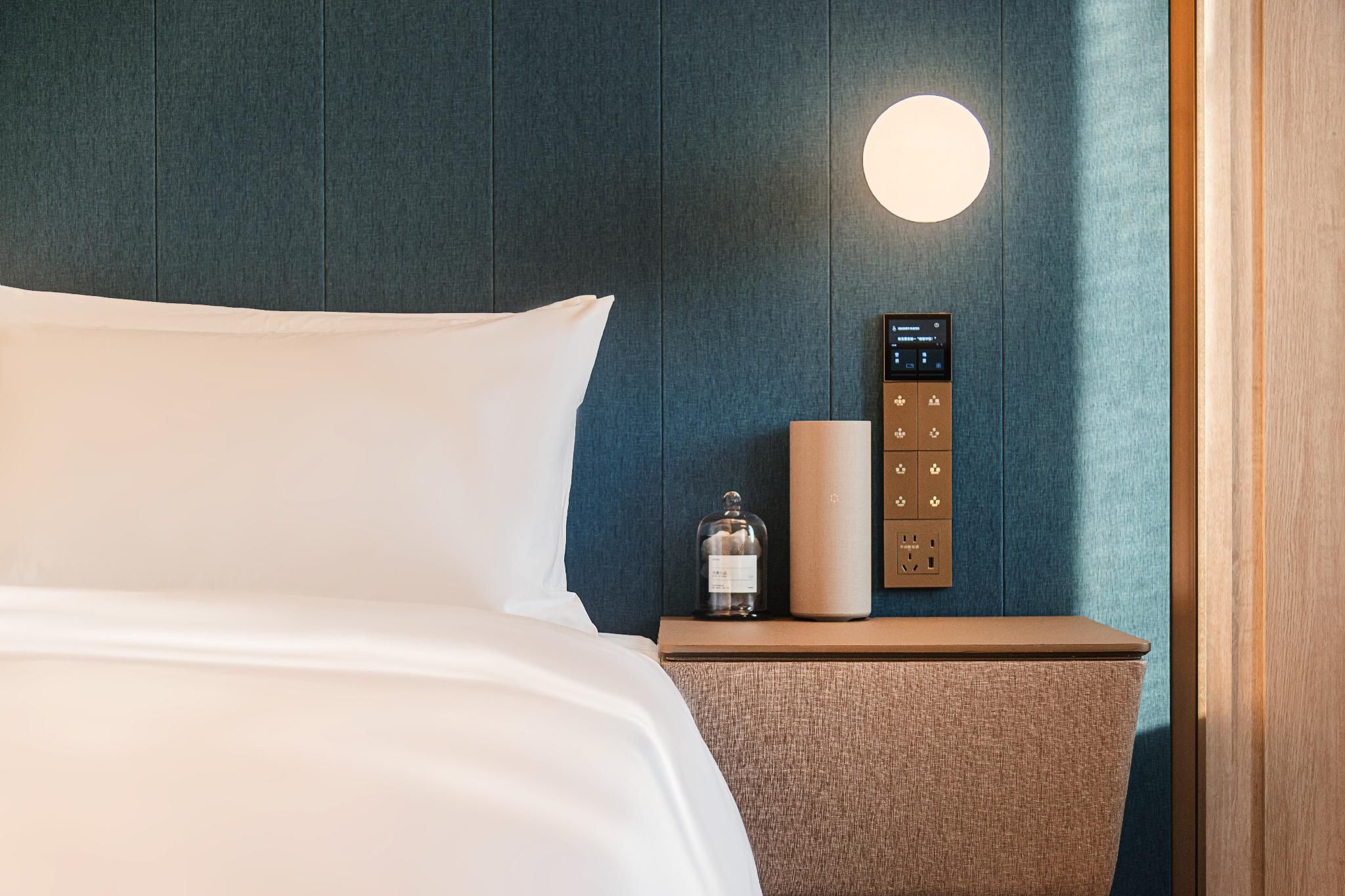 Hotel Queen Room