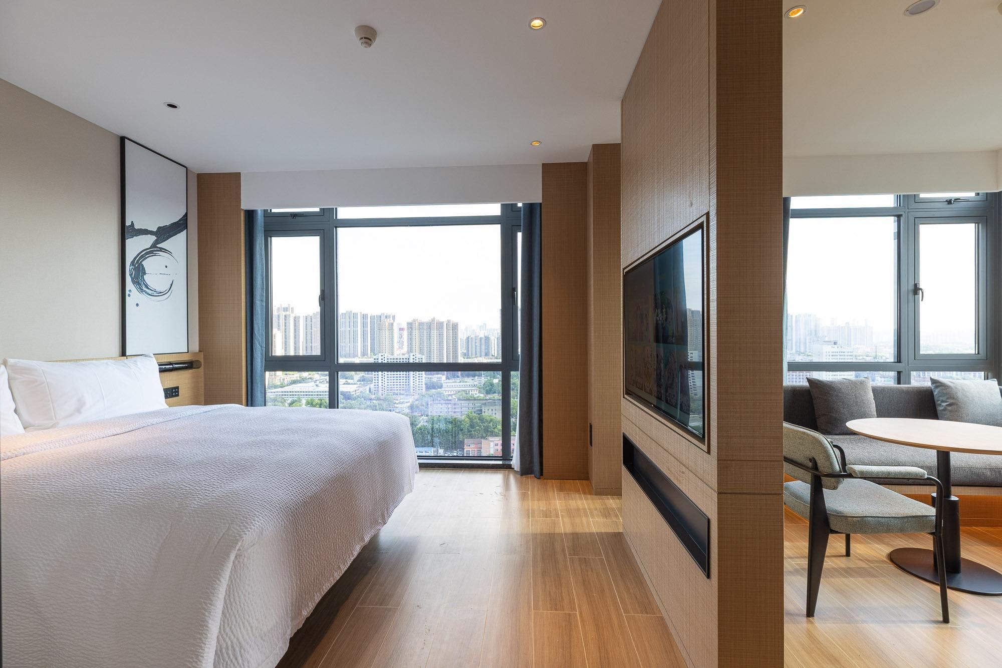 Luxury, Guest room, 1 King, City view