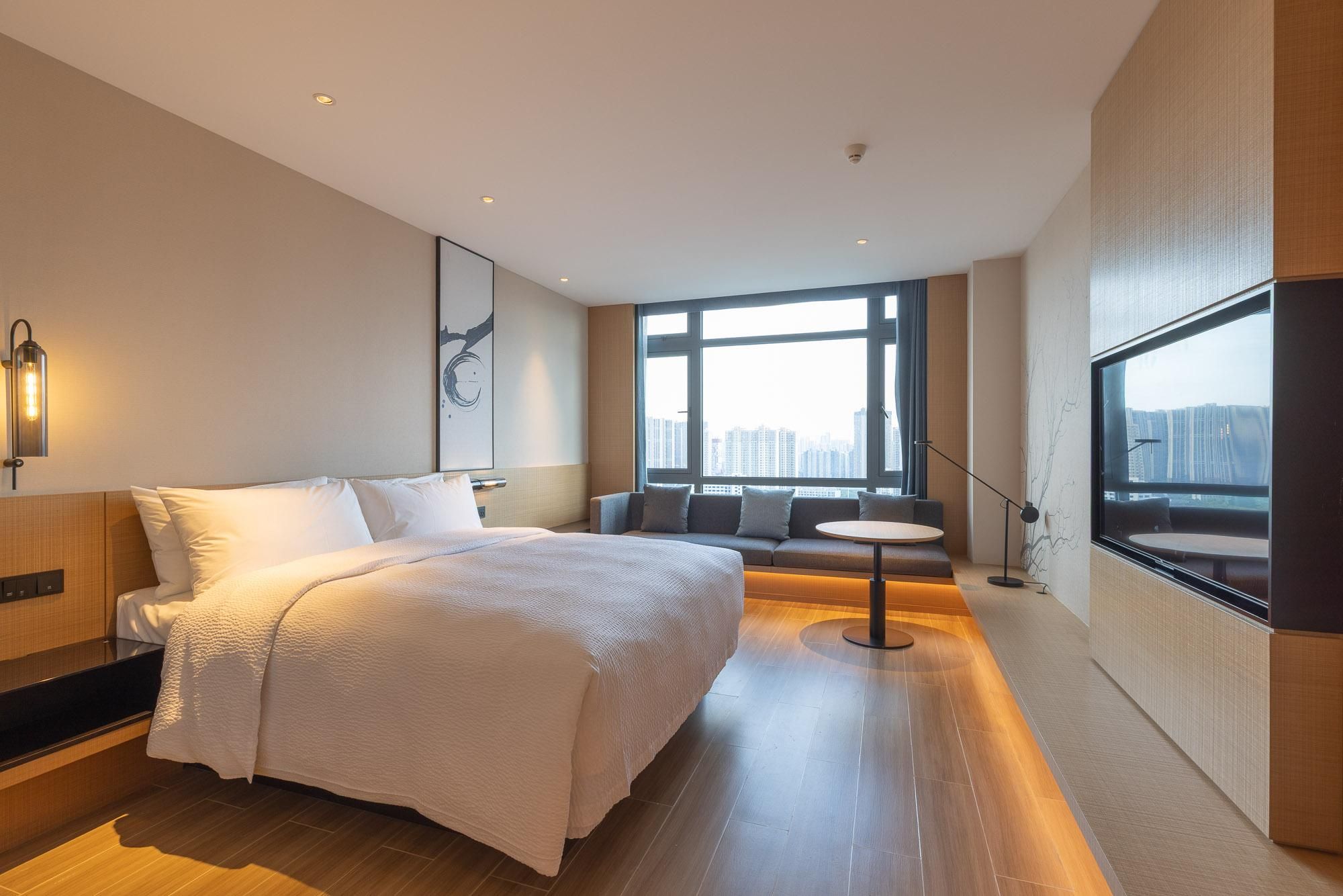 Superior, Guest room, 1 King, City view