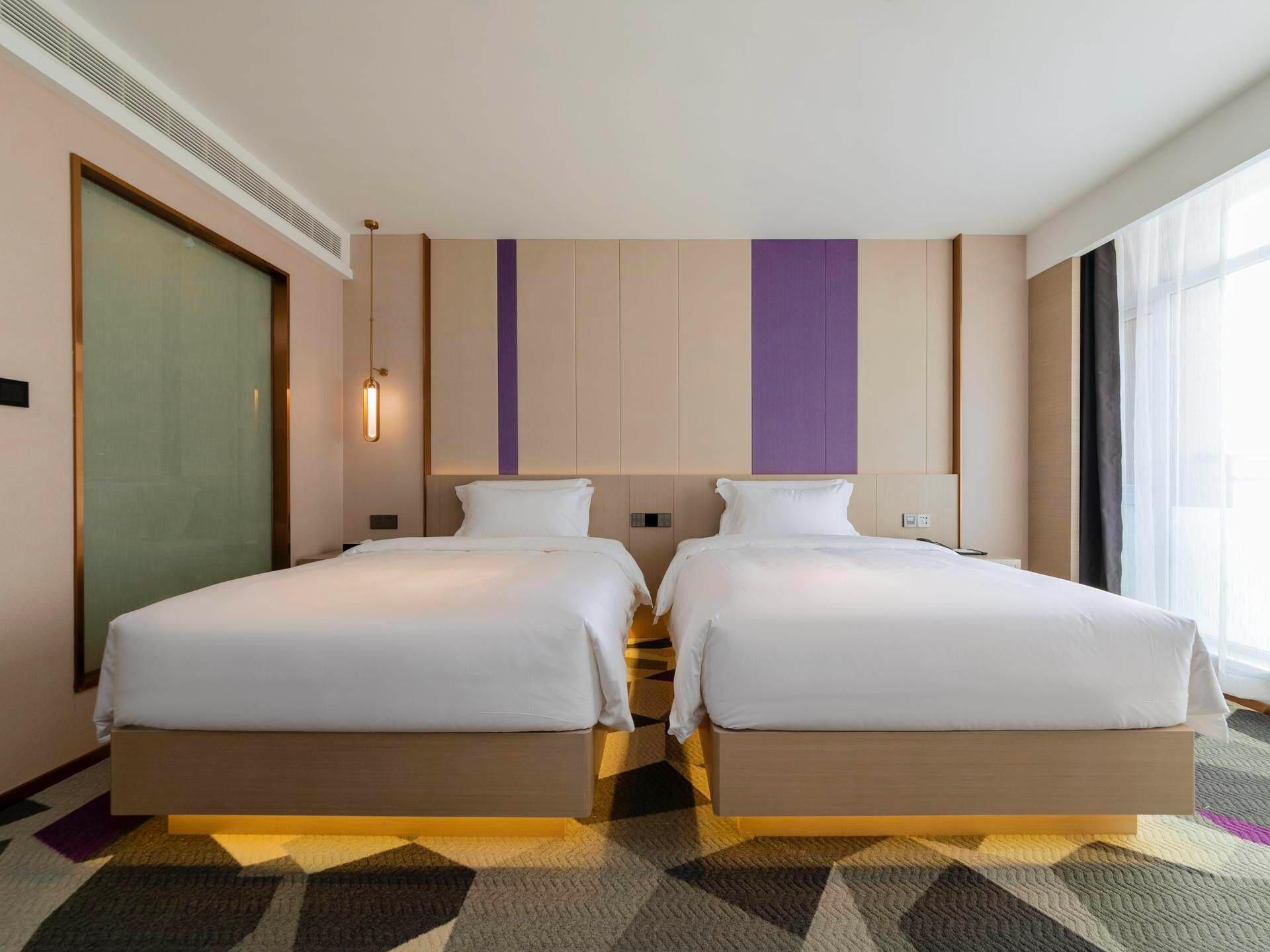 WH - Deluxe Room Twin