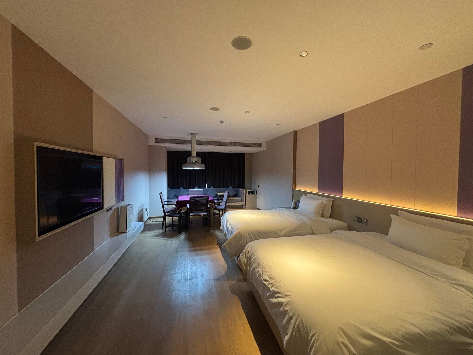 WH - Zizai Twin Room