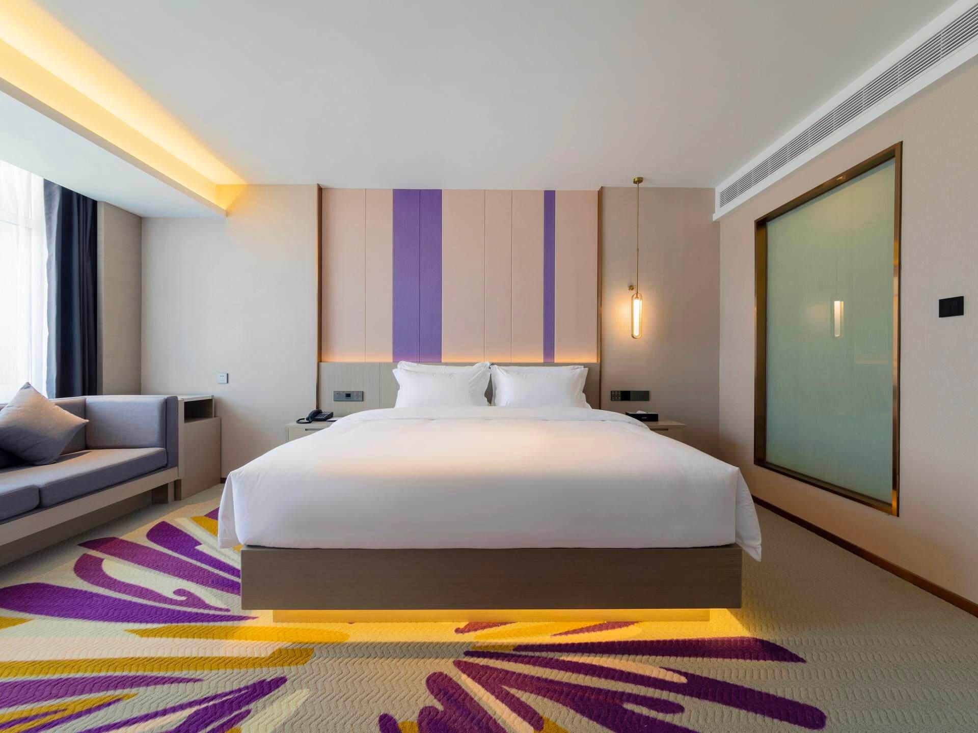 Business King Room
