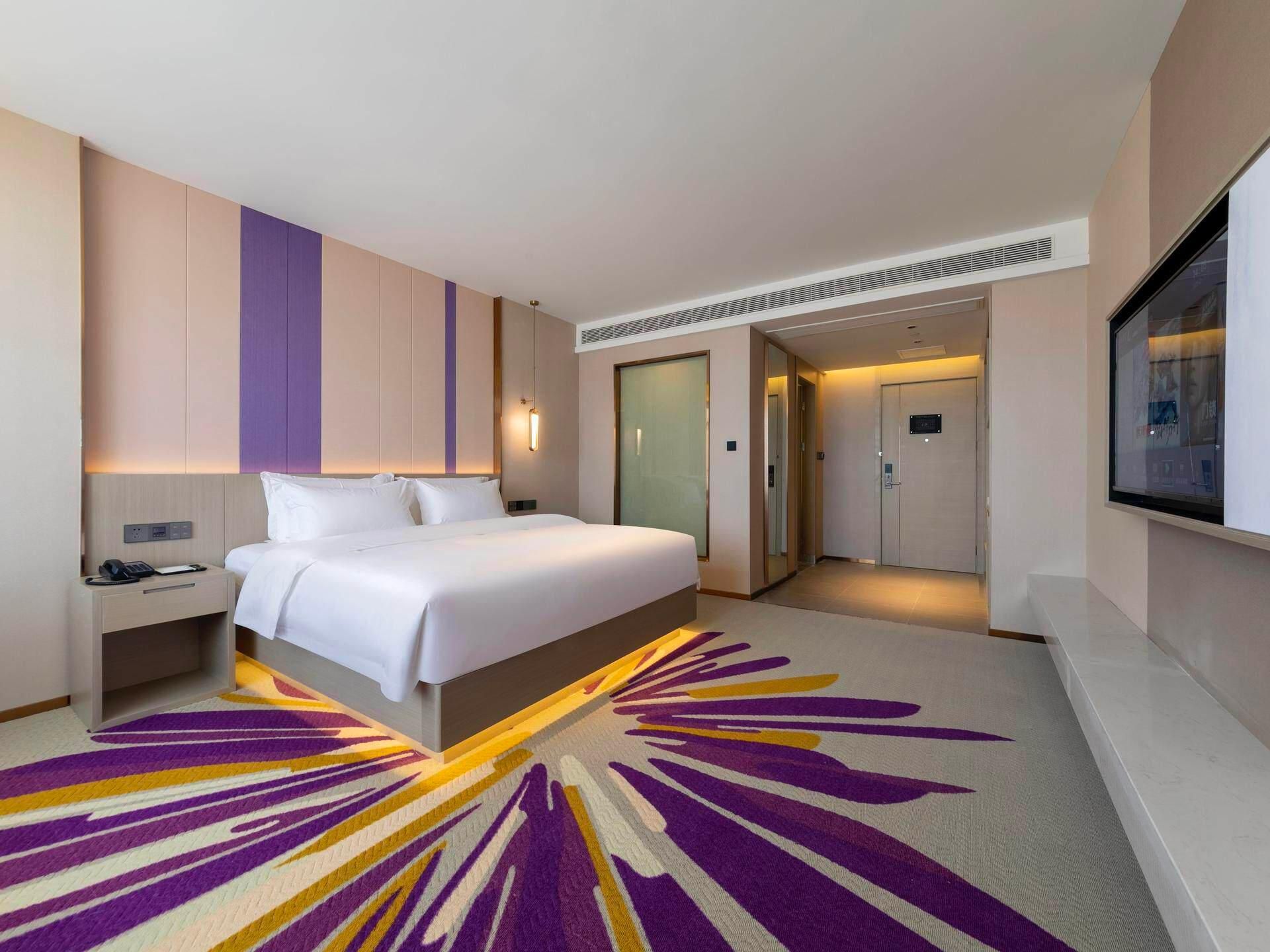 Business King Room
