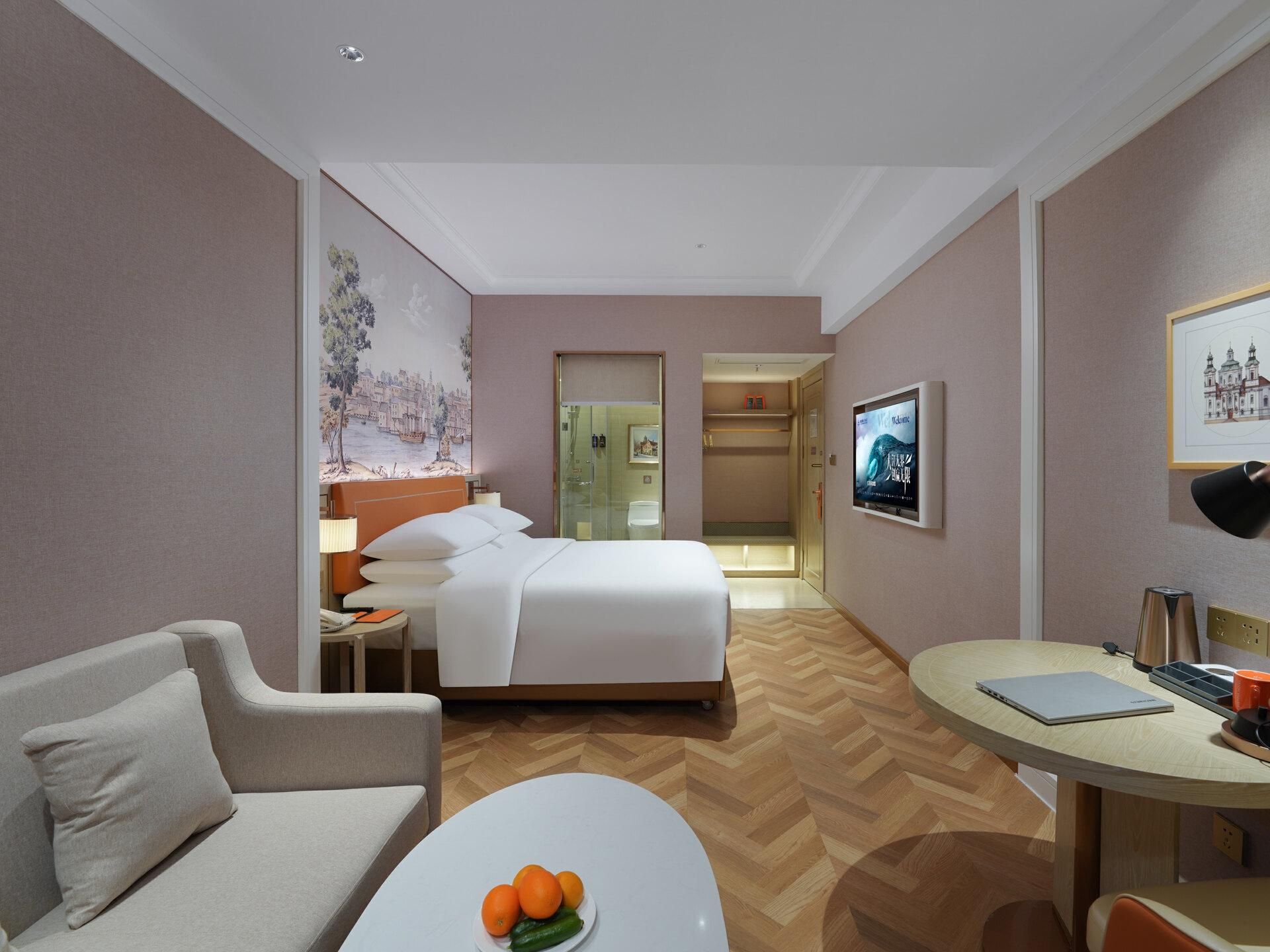 Deluxe Queen Room