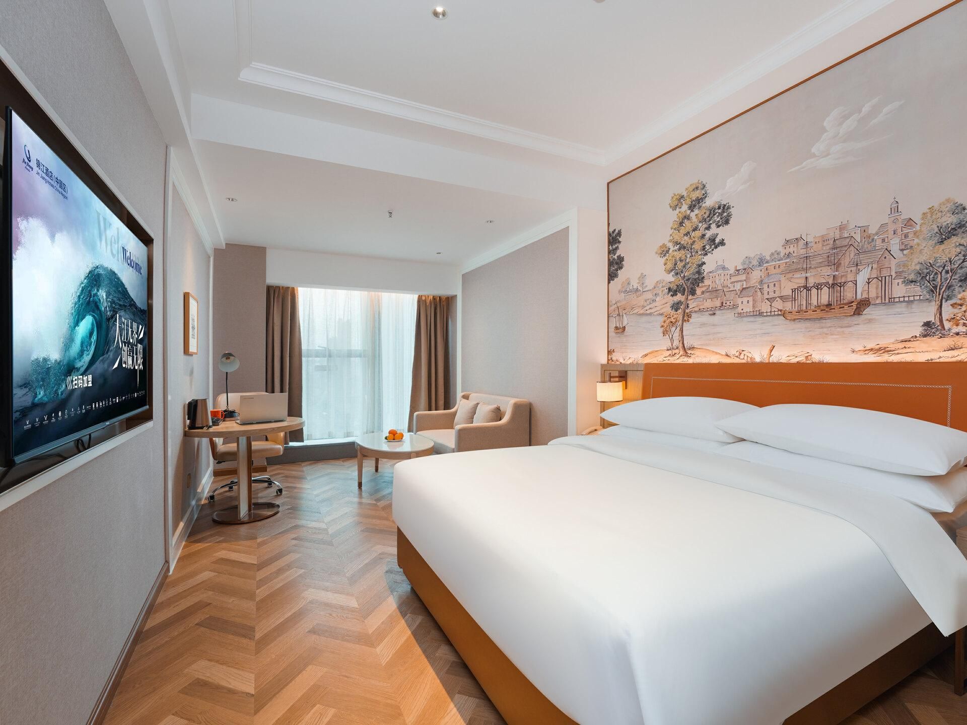 Deluxe Queen Room