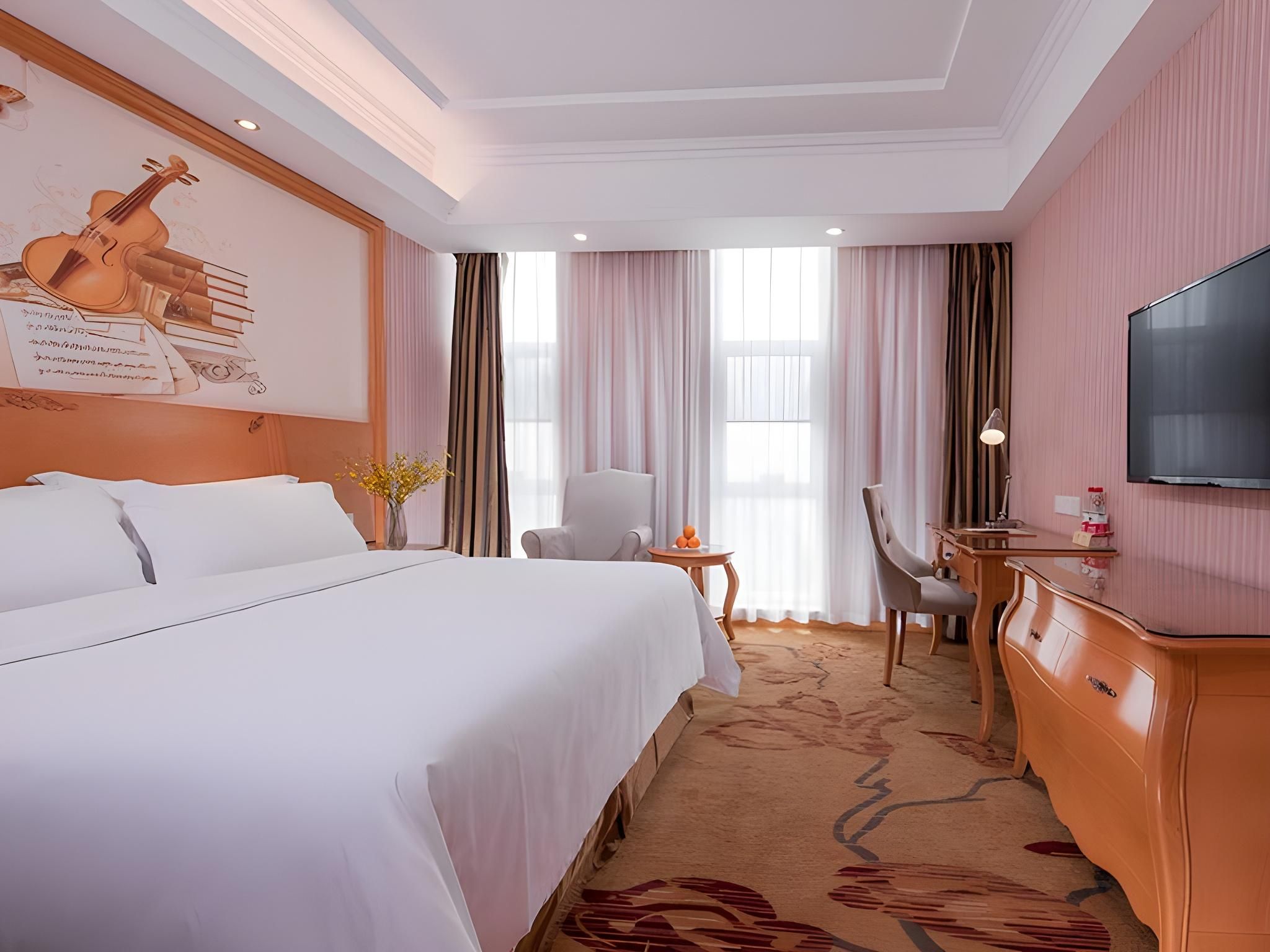Deluxe Queen Room