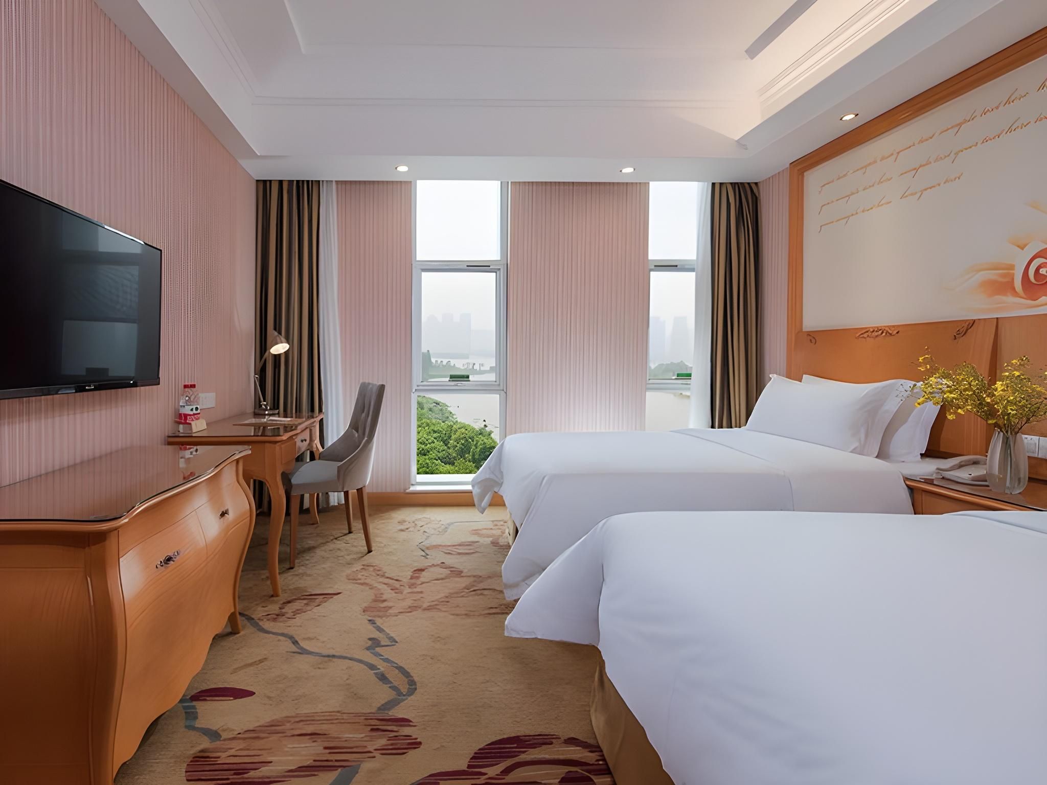 WH - Twin Room with Lake View
