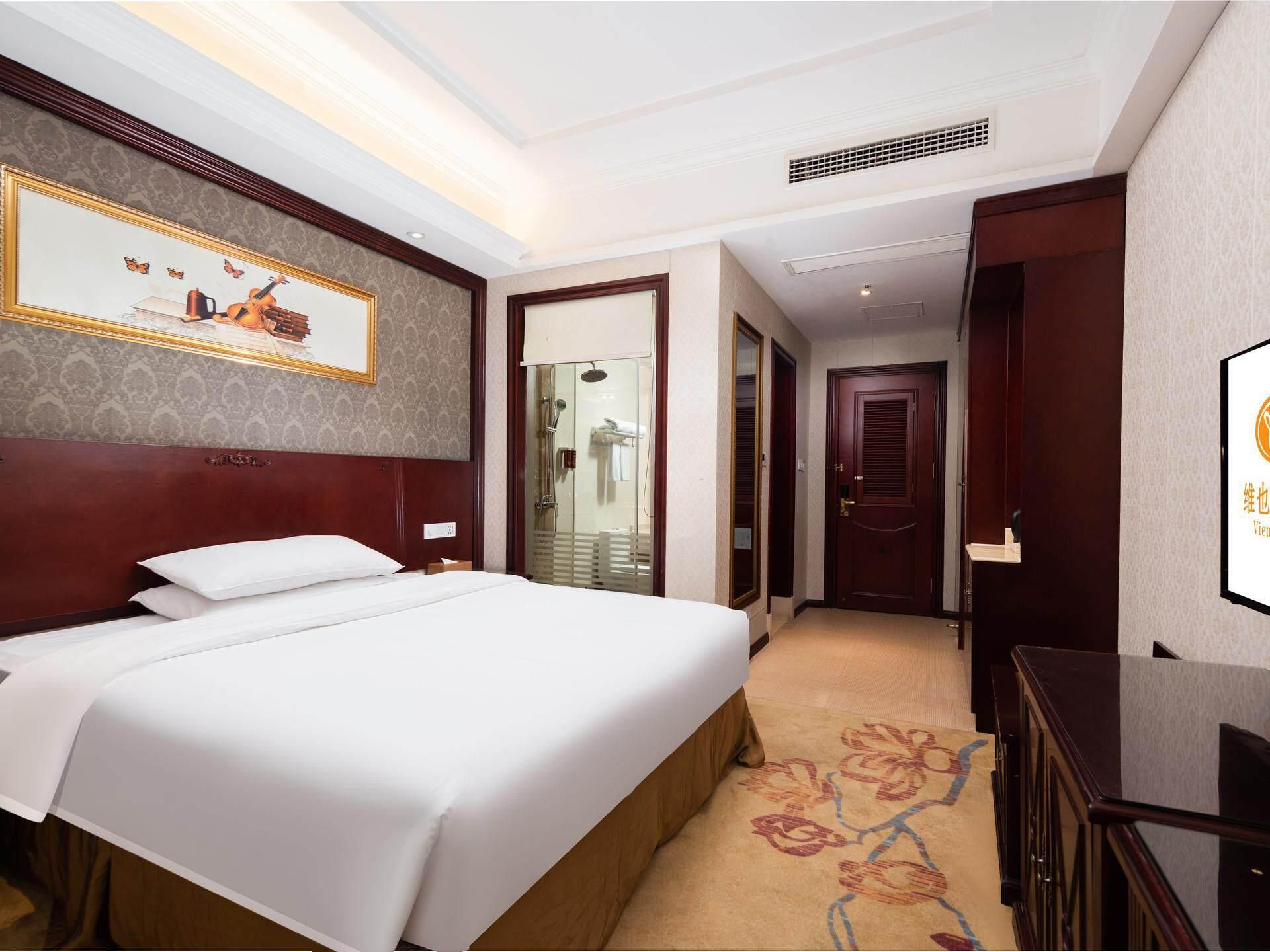 Standard - Queen Room