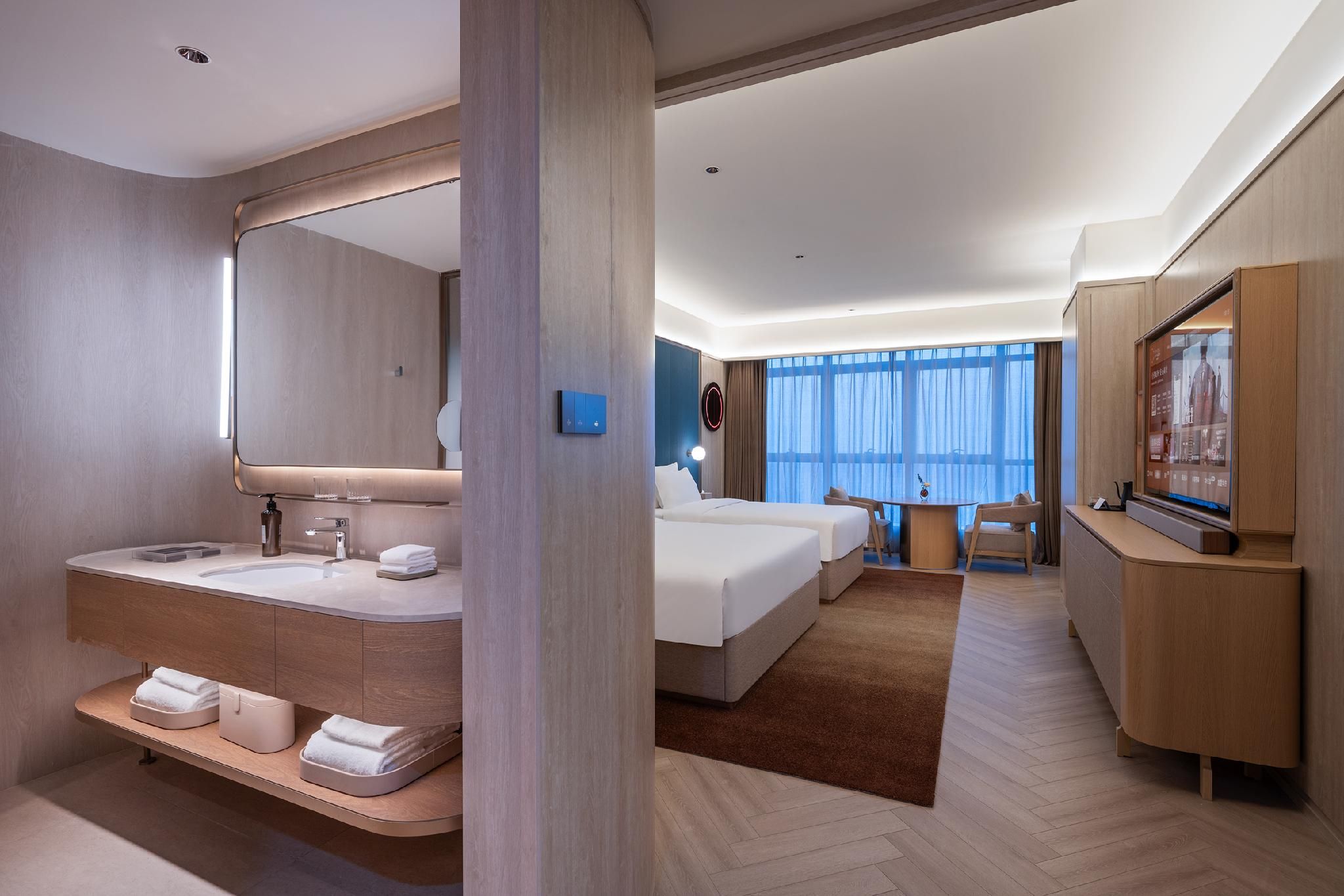 Deluxe Family Room - city view
