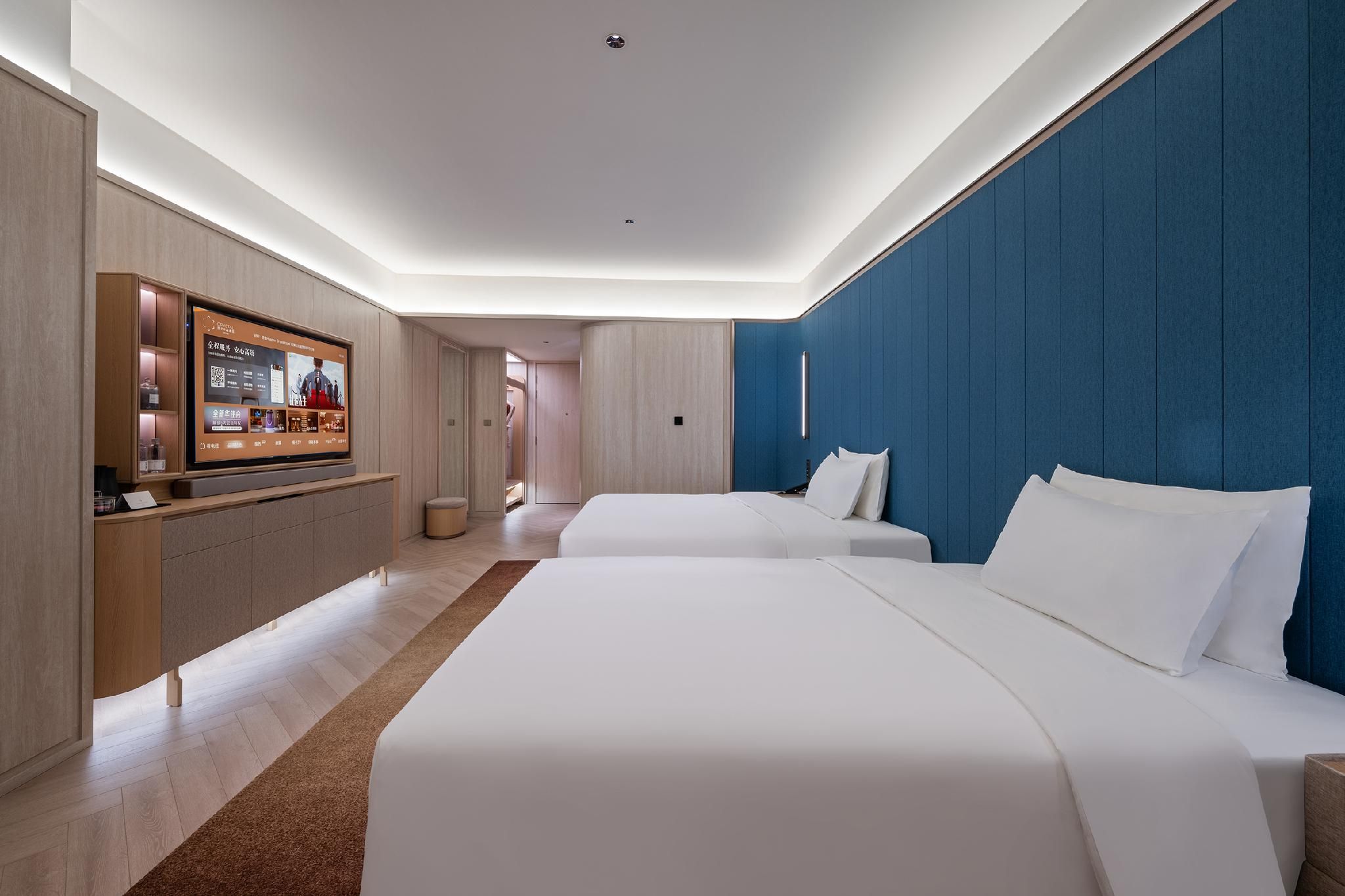 Deluxe Family Room - city view