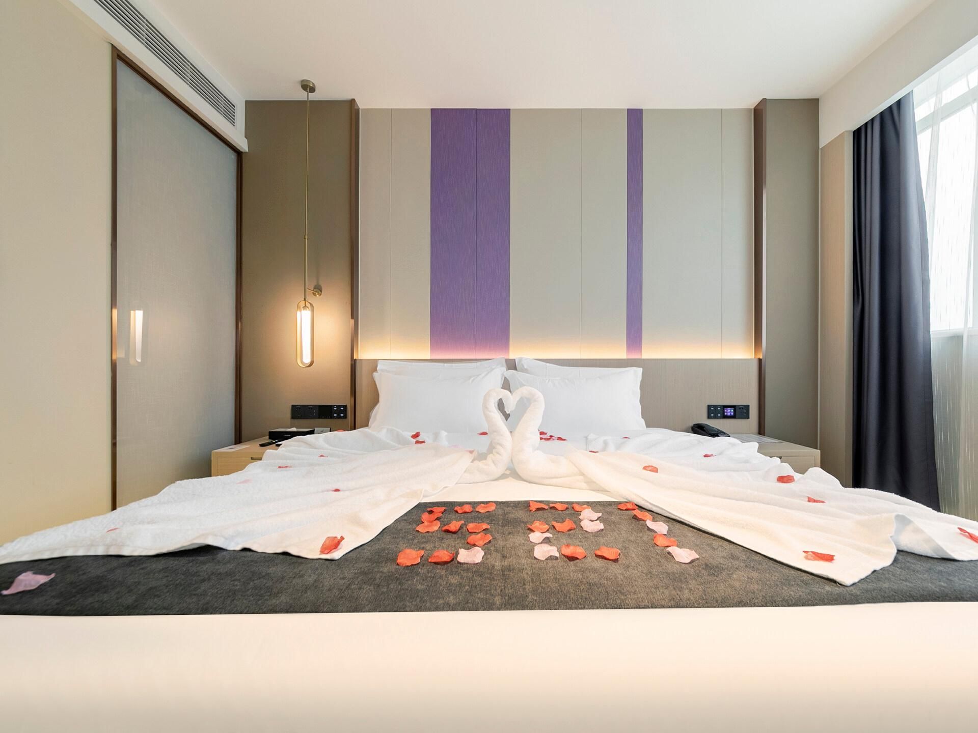 WH - Youxiang Romantic Room
